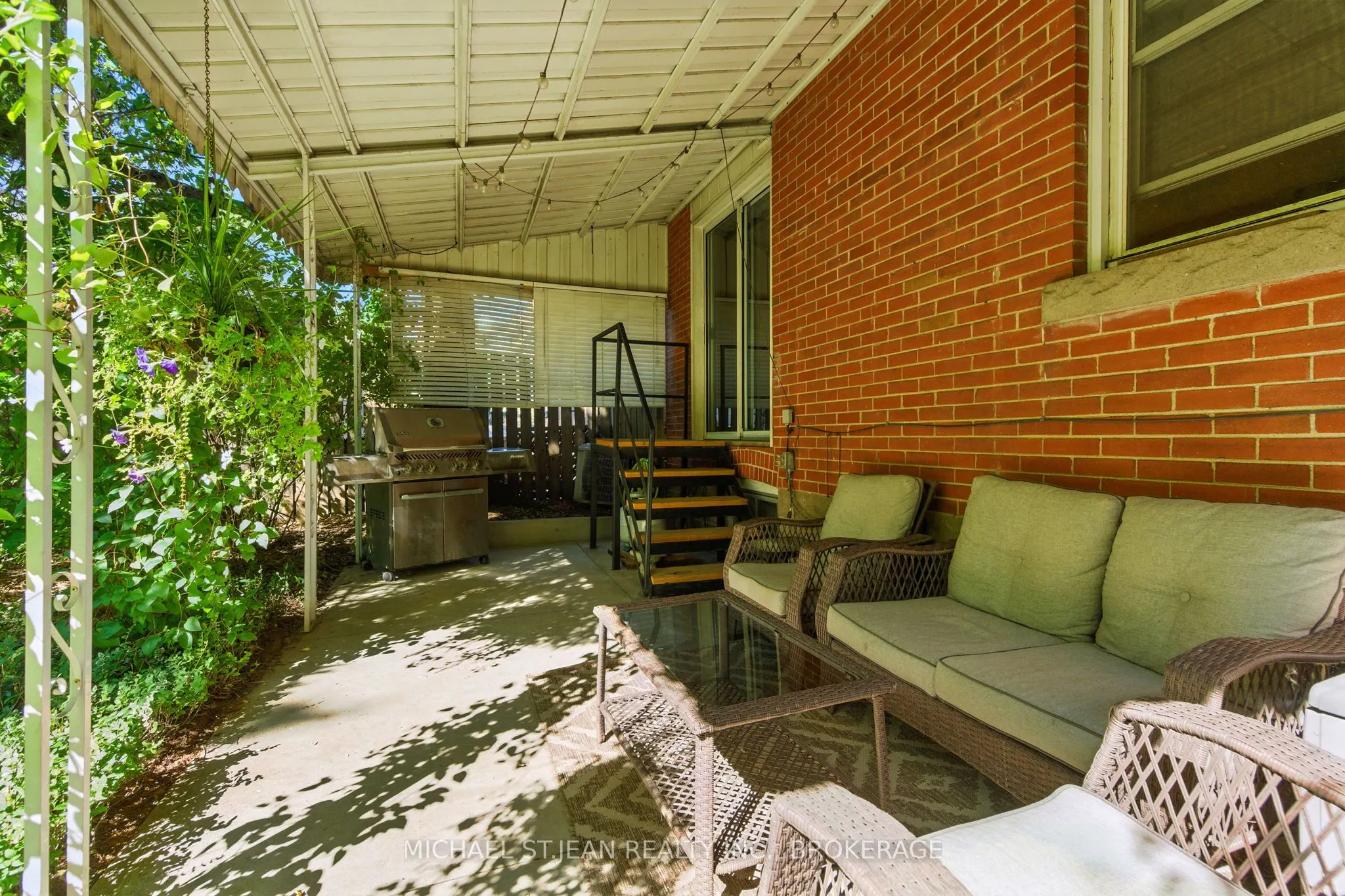 608 Fennell Avenue E