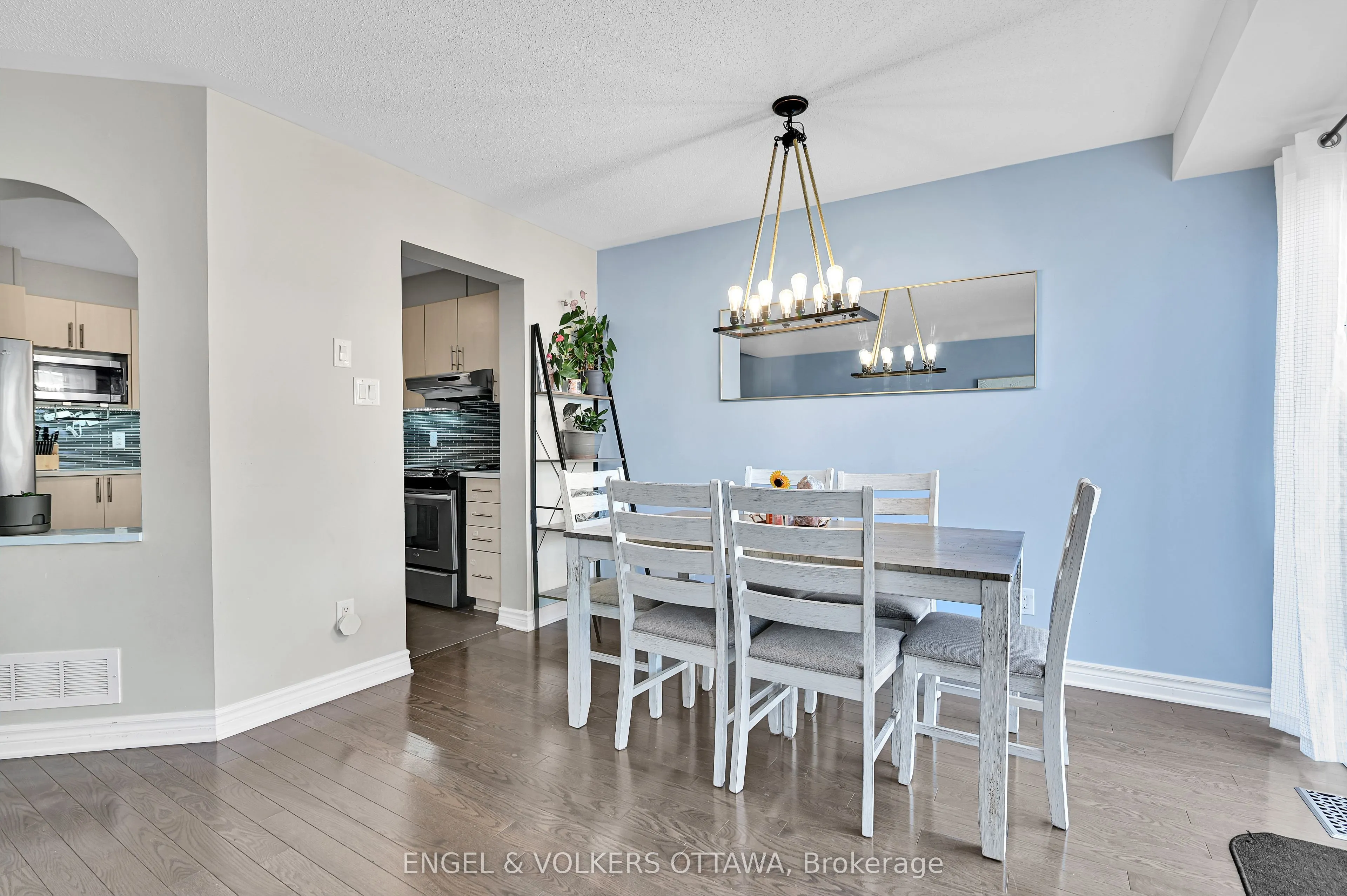 123 Waterfern Way