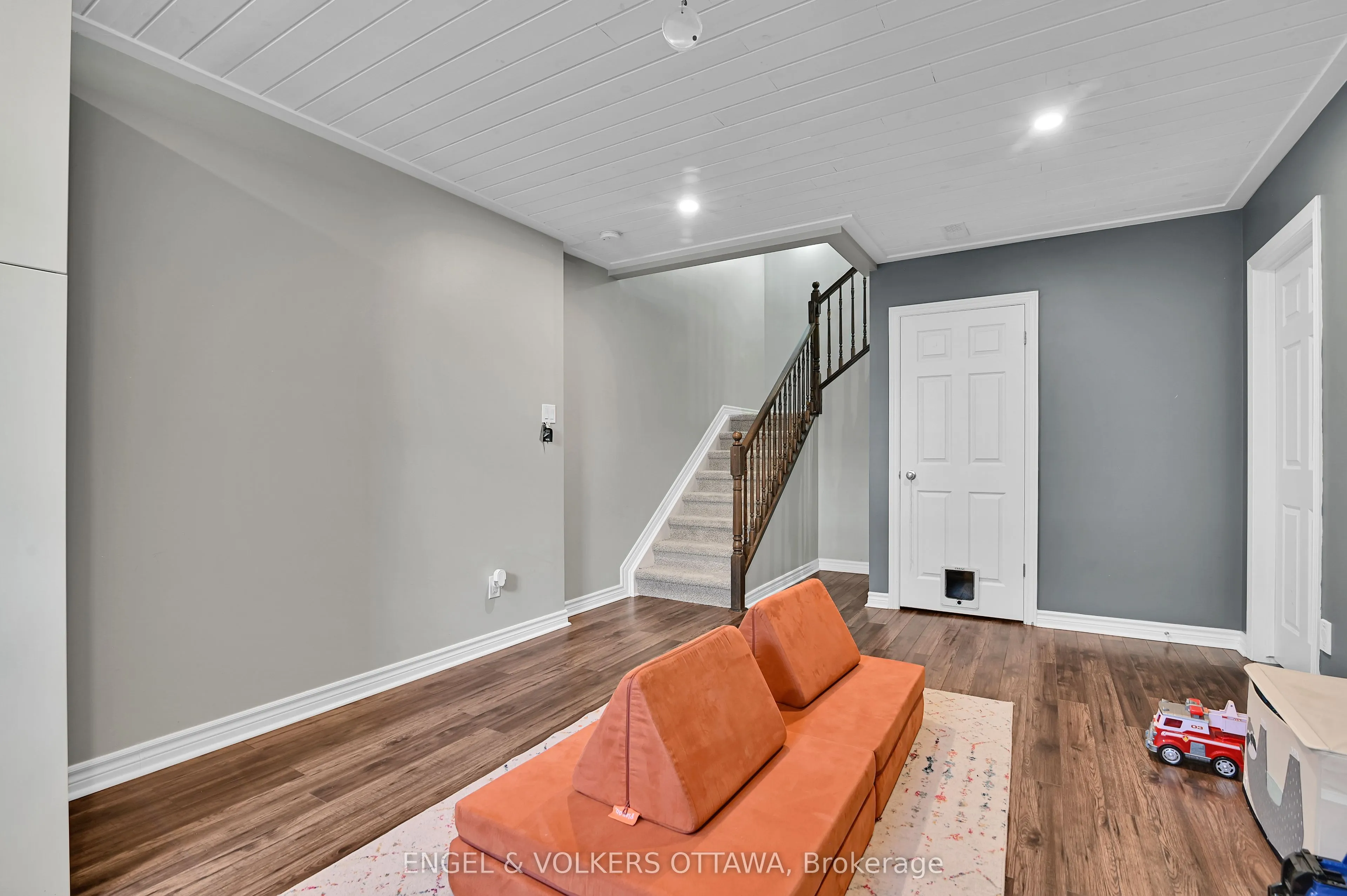 123 Waterfern Way