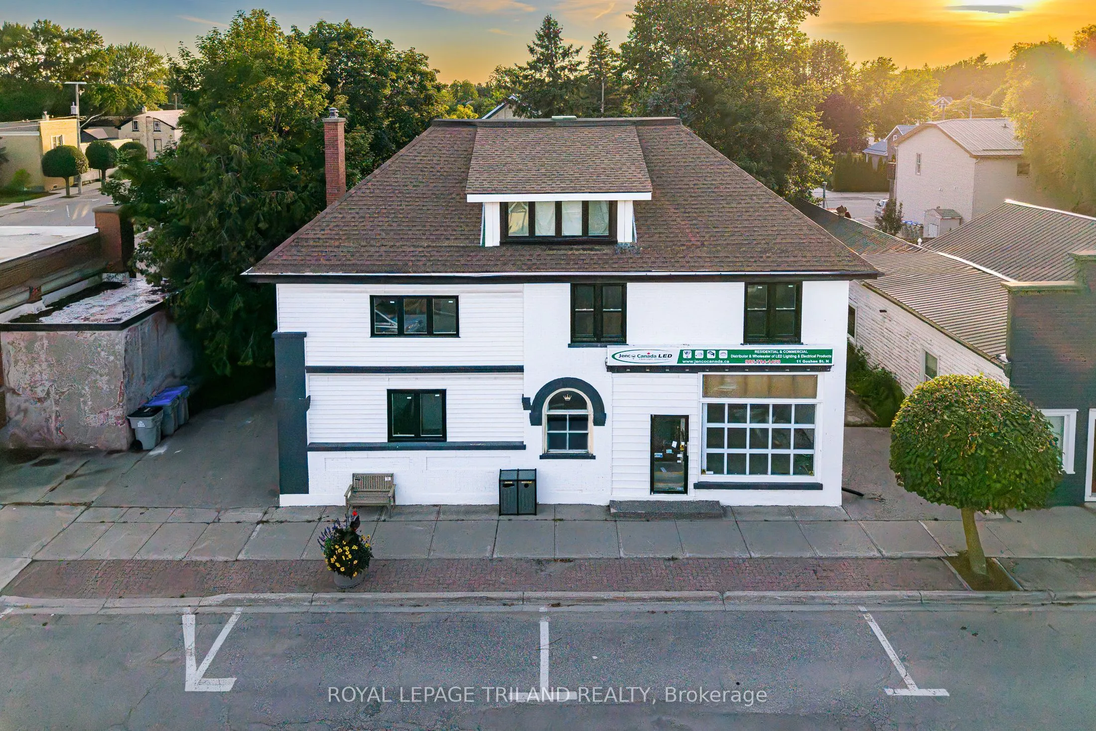 11 GOSHEN Street N