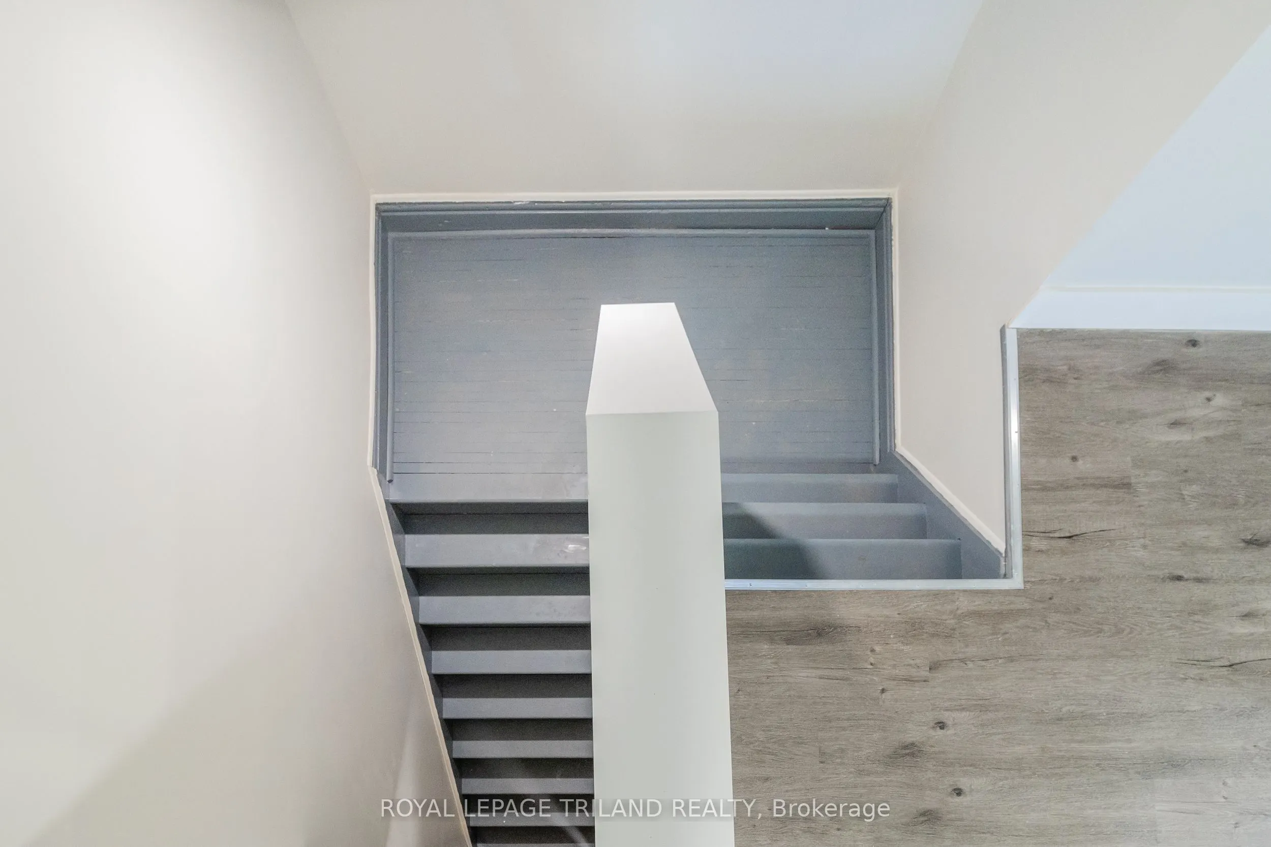 11 GOSHEN Street N