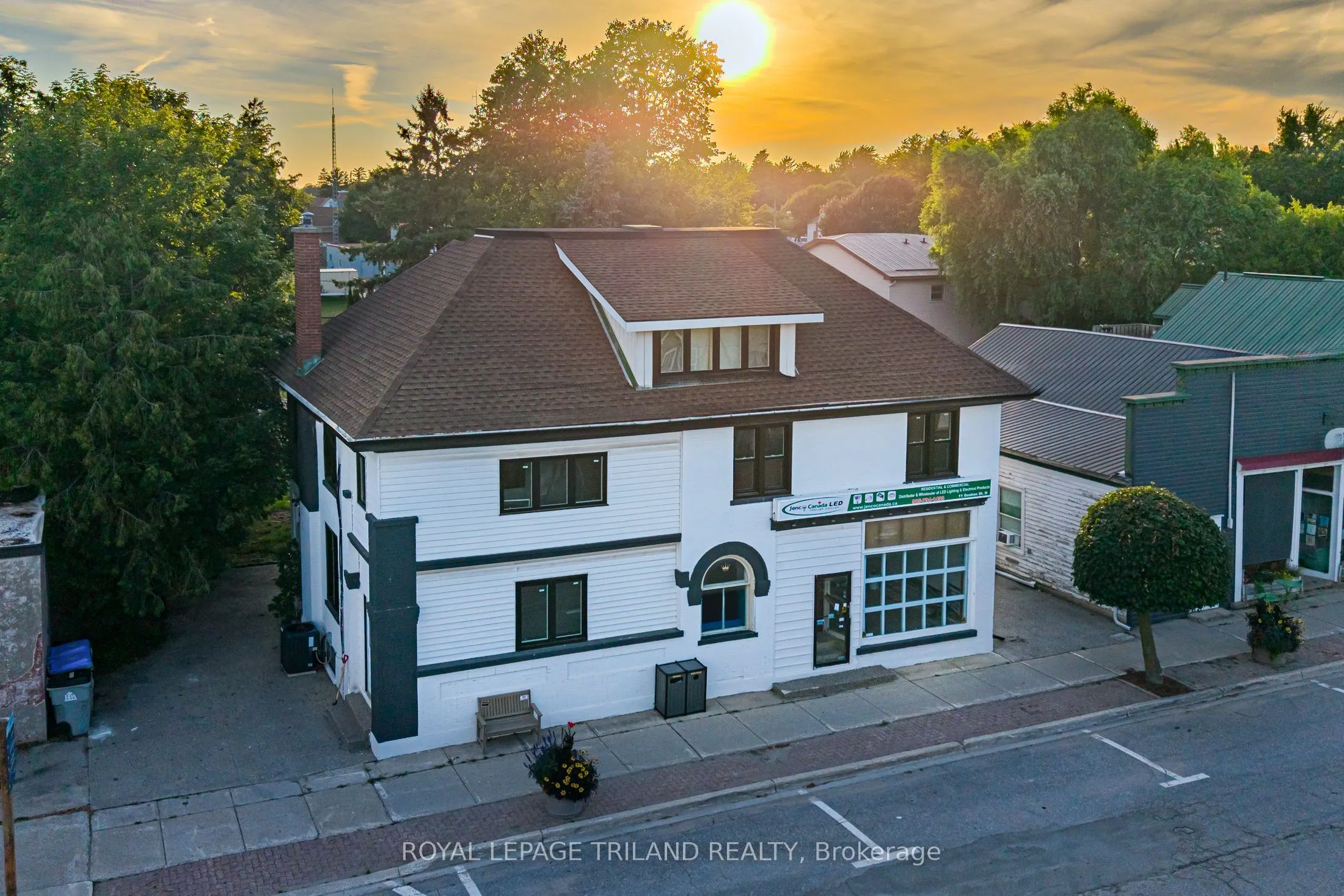 11 GOSHEN Street N