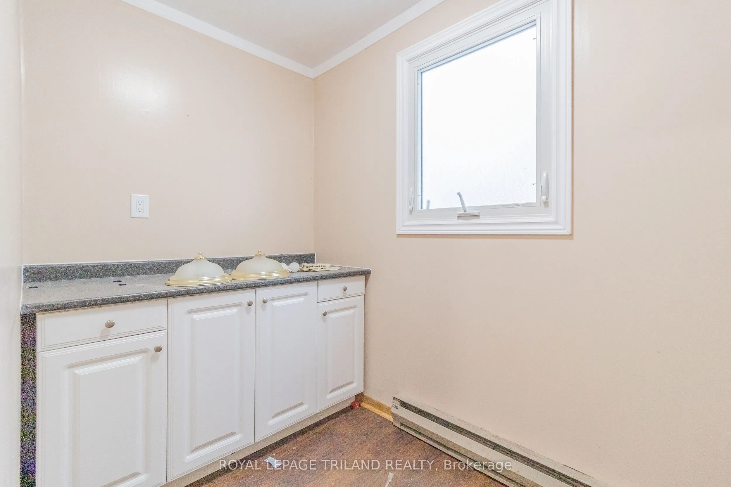 11 GOSHEN Street N