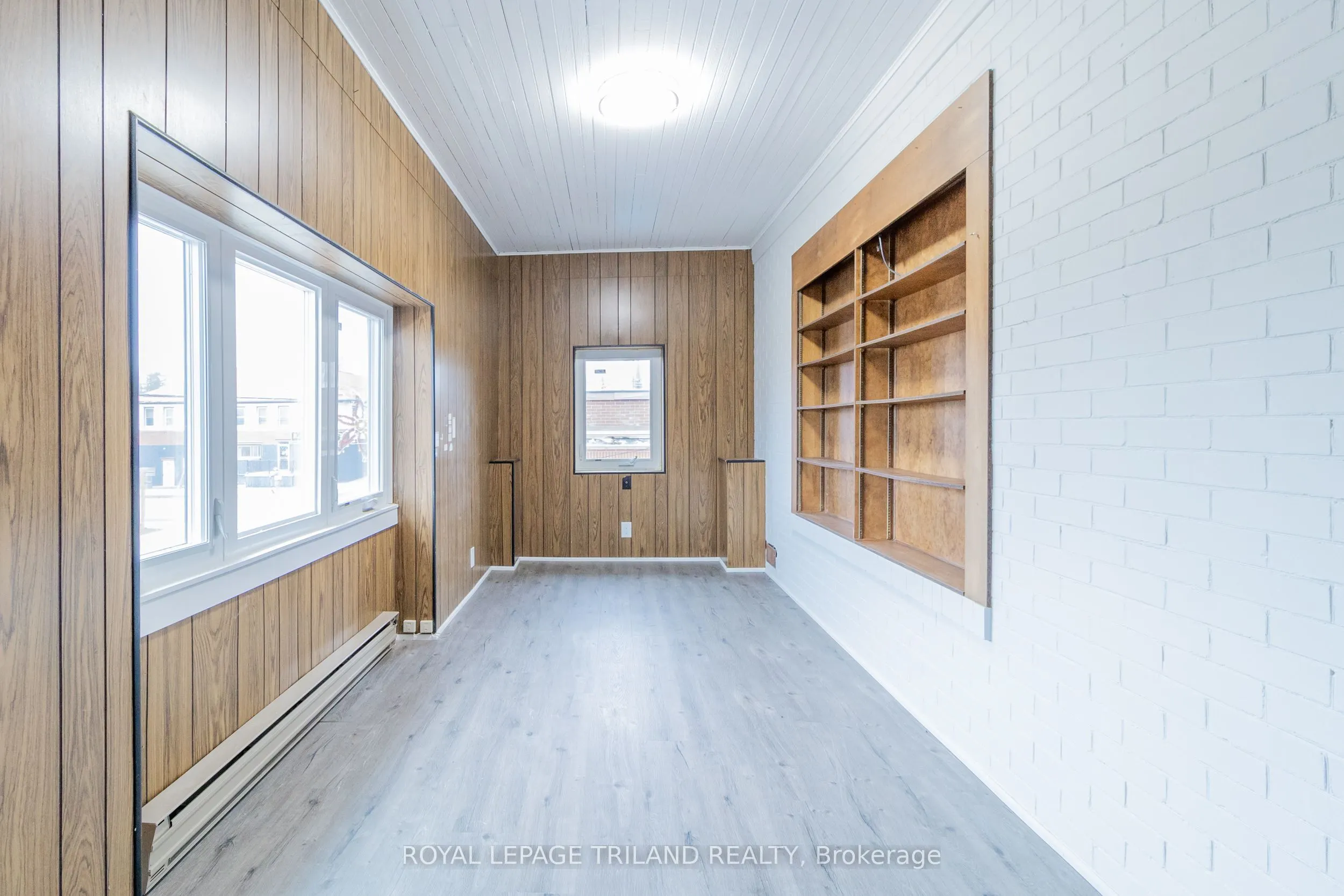 11 GOSHEN Street N