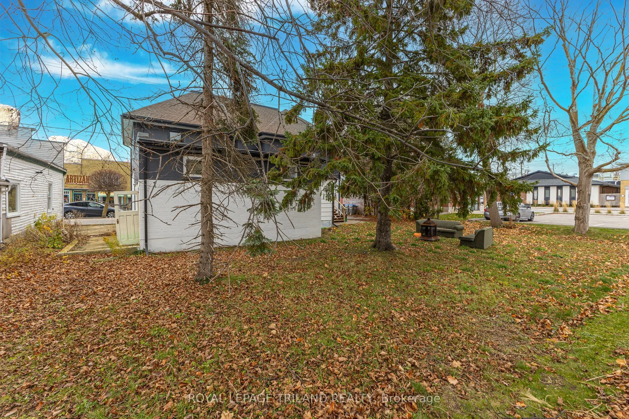 11 GOSHEN Street N