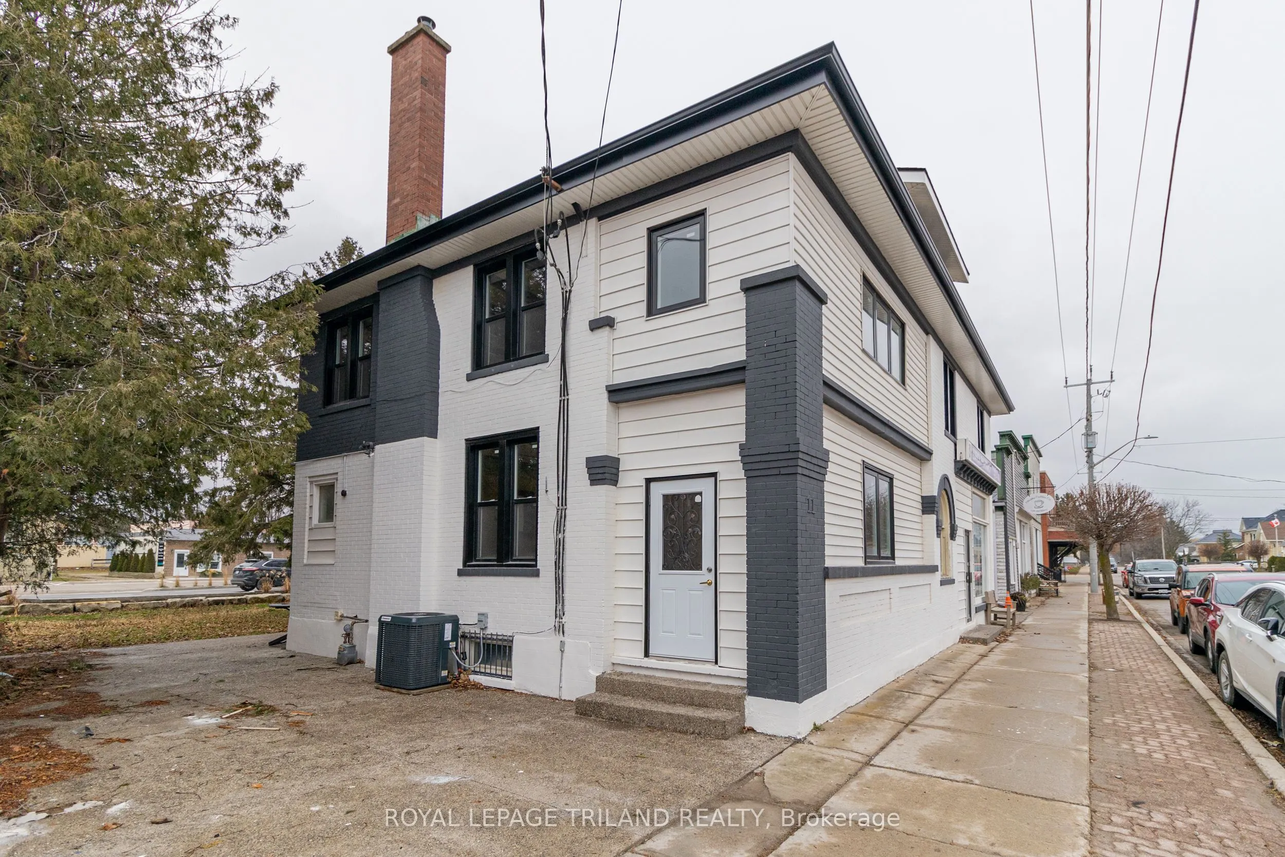 11 GOSHEN Street N