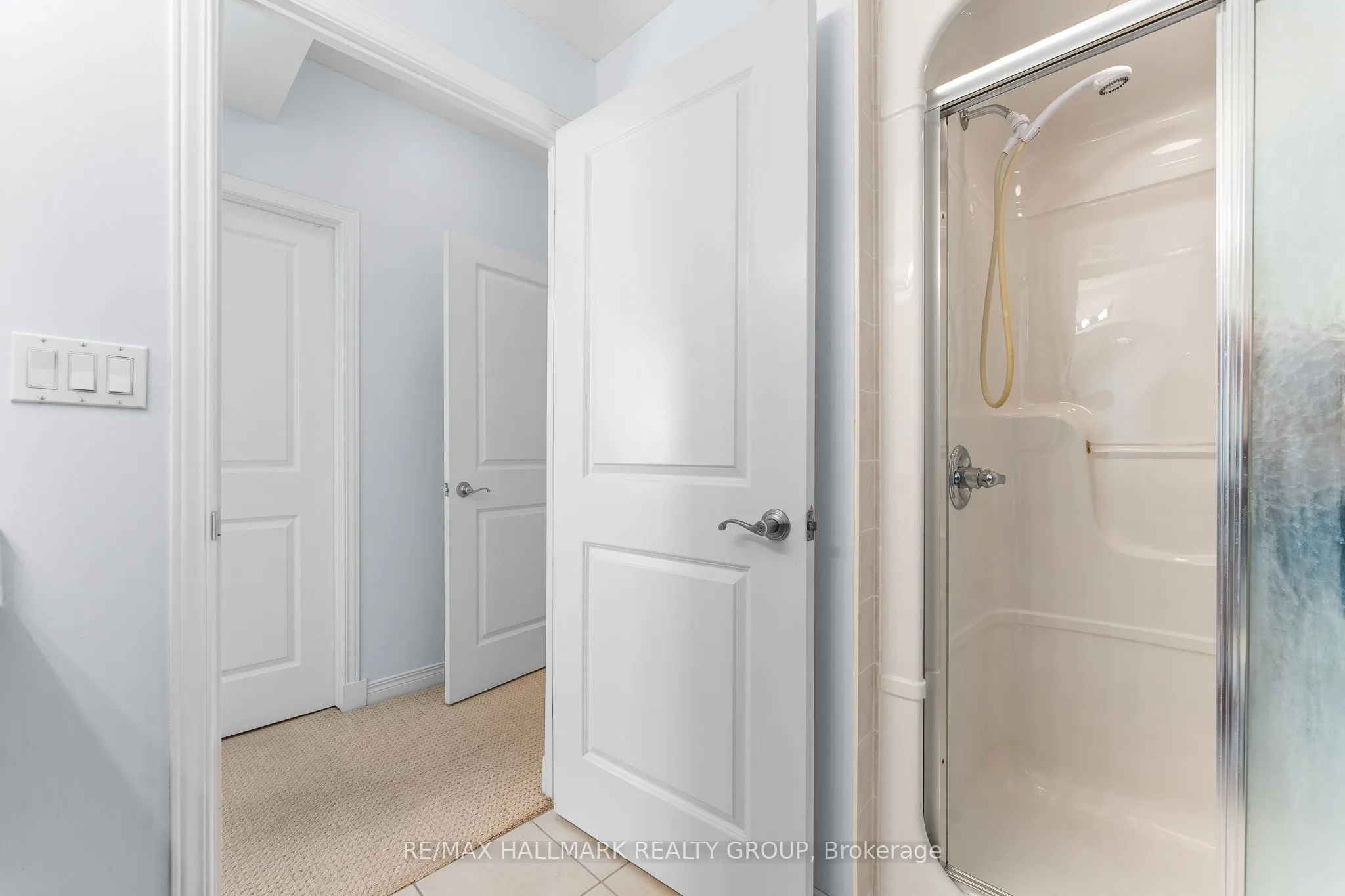 570 Laurier Avenue W, #2202
