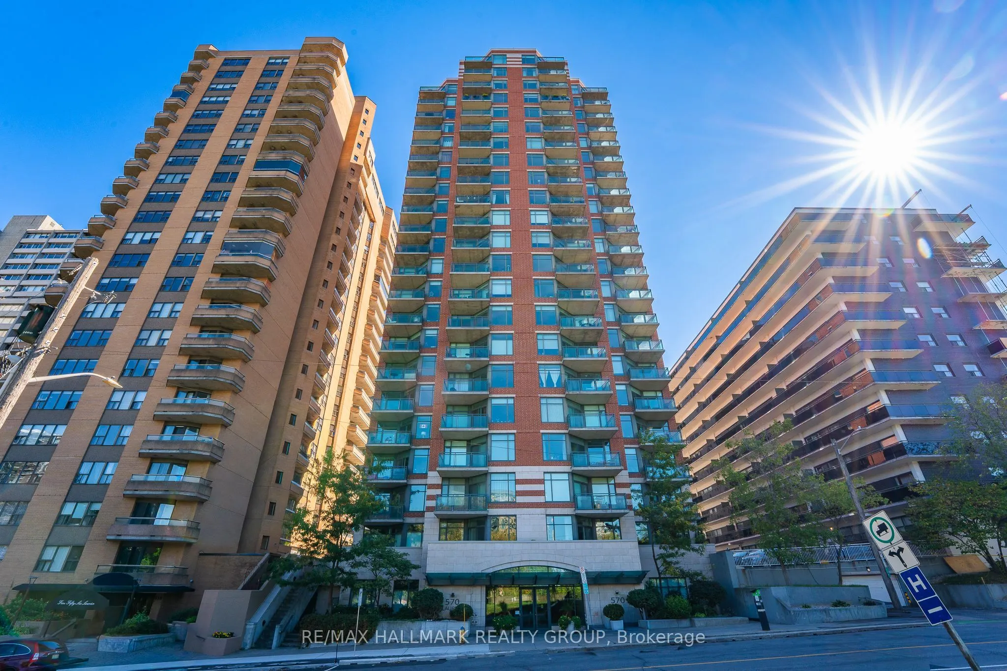 570 Laurier Avenue W, #2202