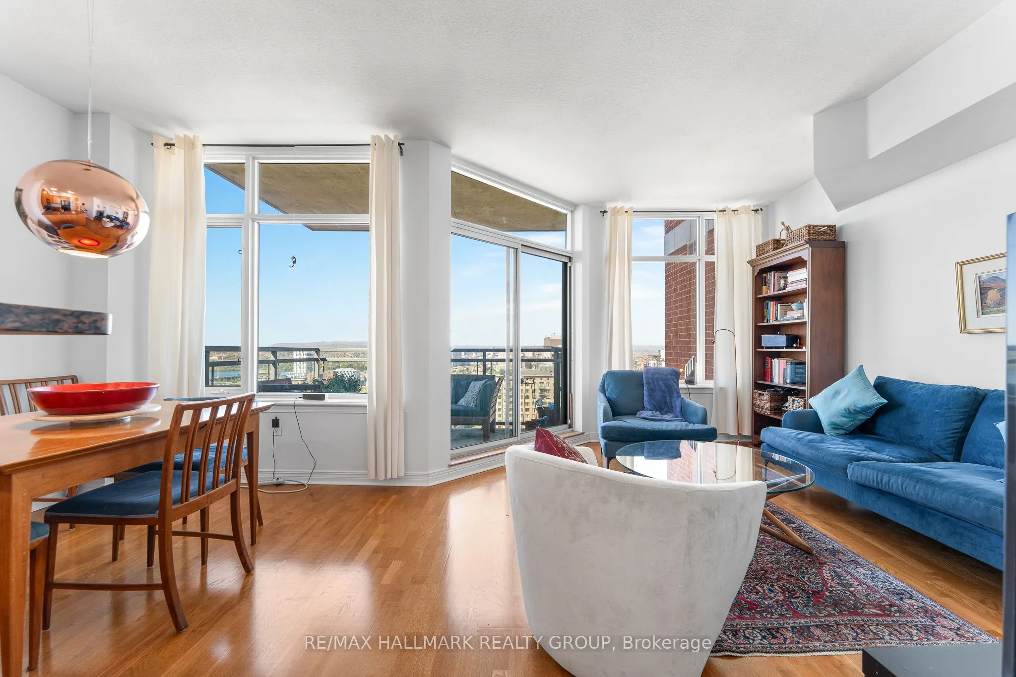570 Laurier Avenue W, #2202
