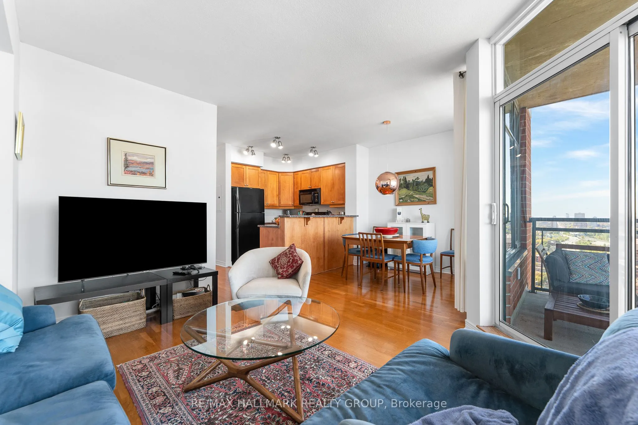 570 Laurier Avenue W, #2202