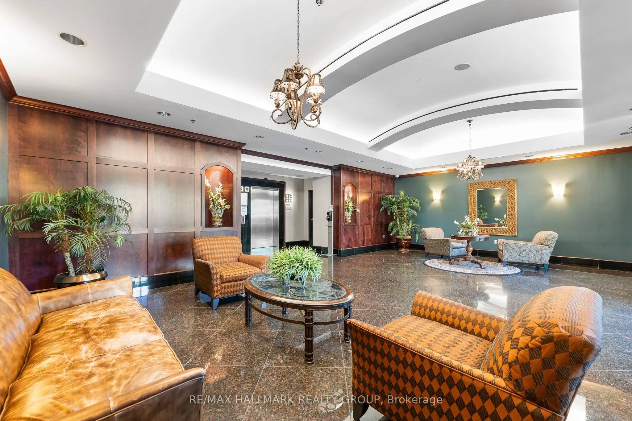 570 Laurier Avenue W, #2202
