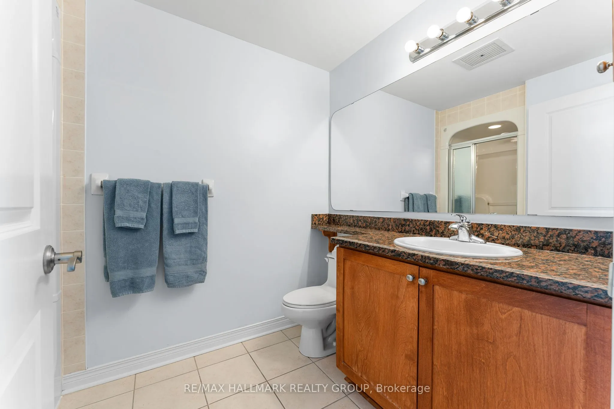 570 Laurier Avenue W, #2202