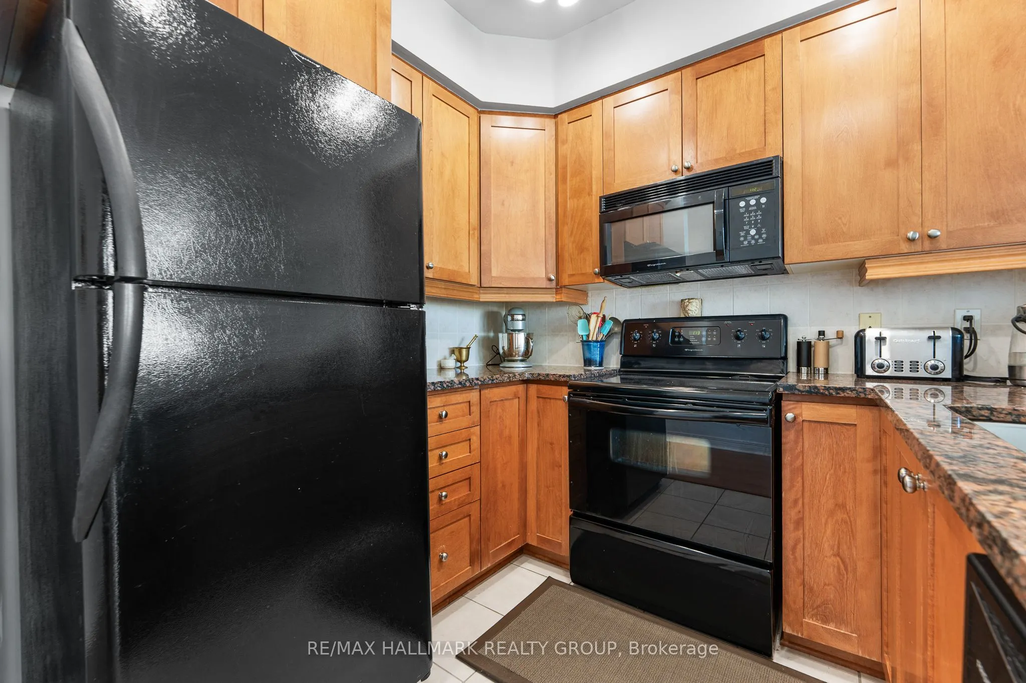570 Laurier Avenue W, #2202