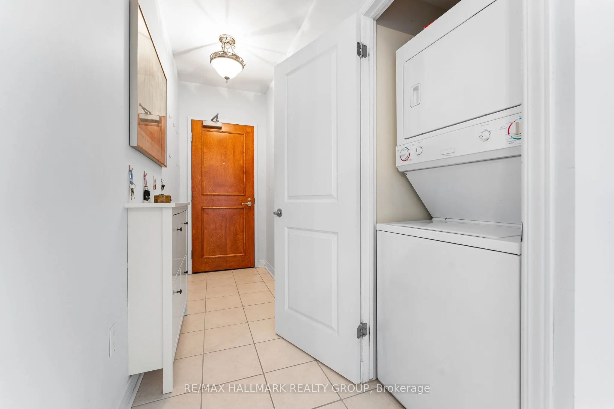 570 Laurier Avenue W, #2202