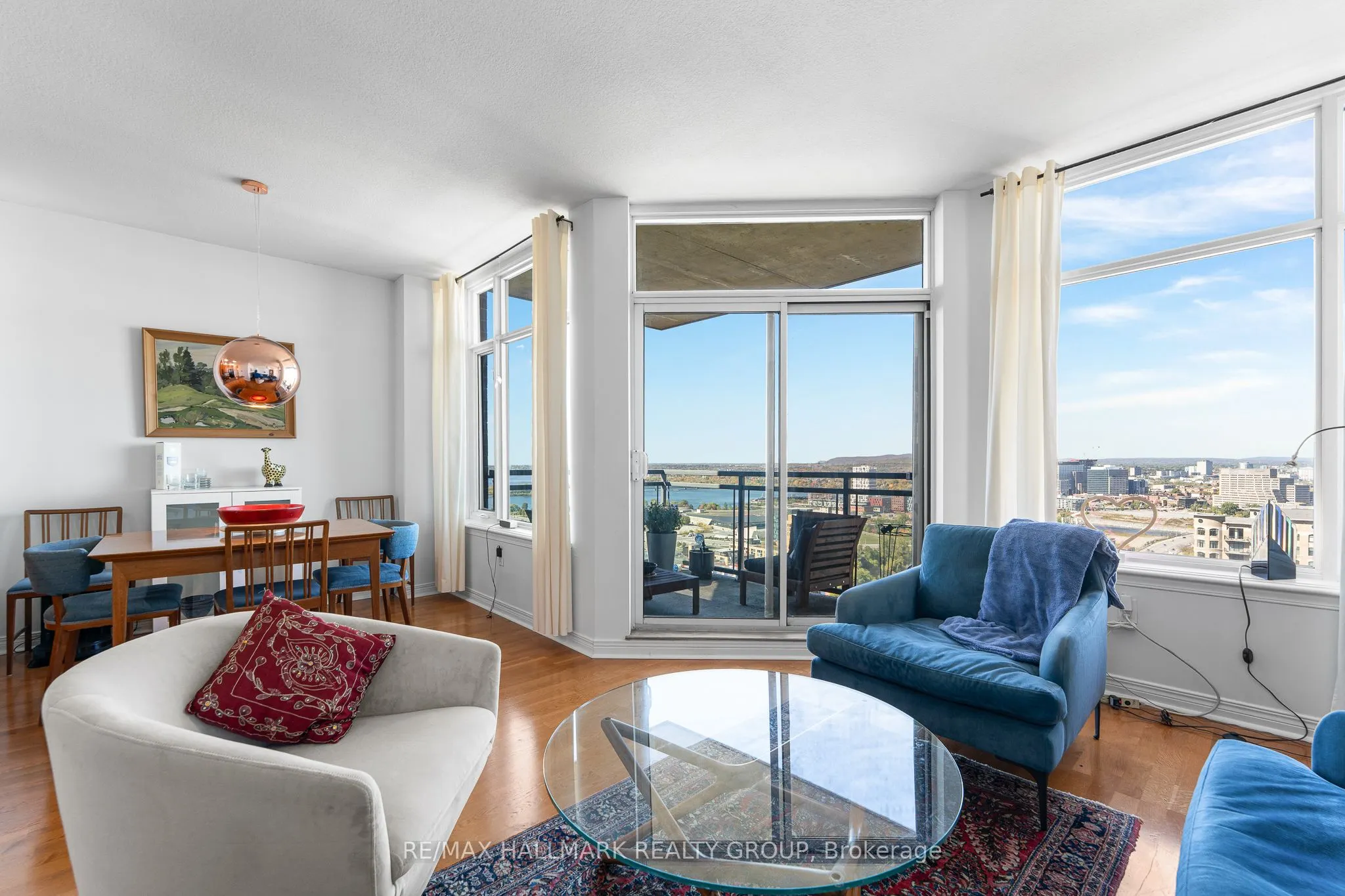 570 Laurier Avenue W, #2202