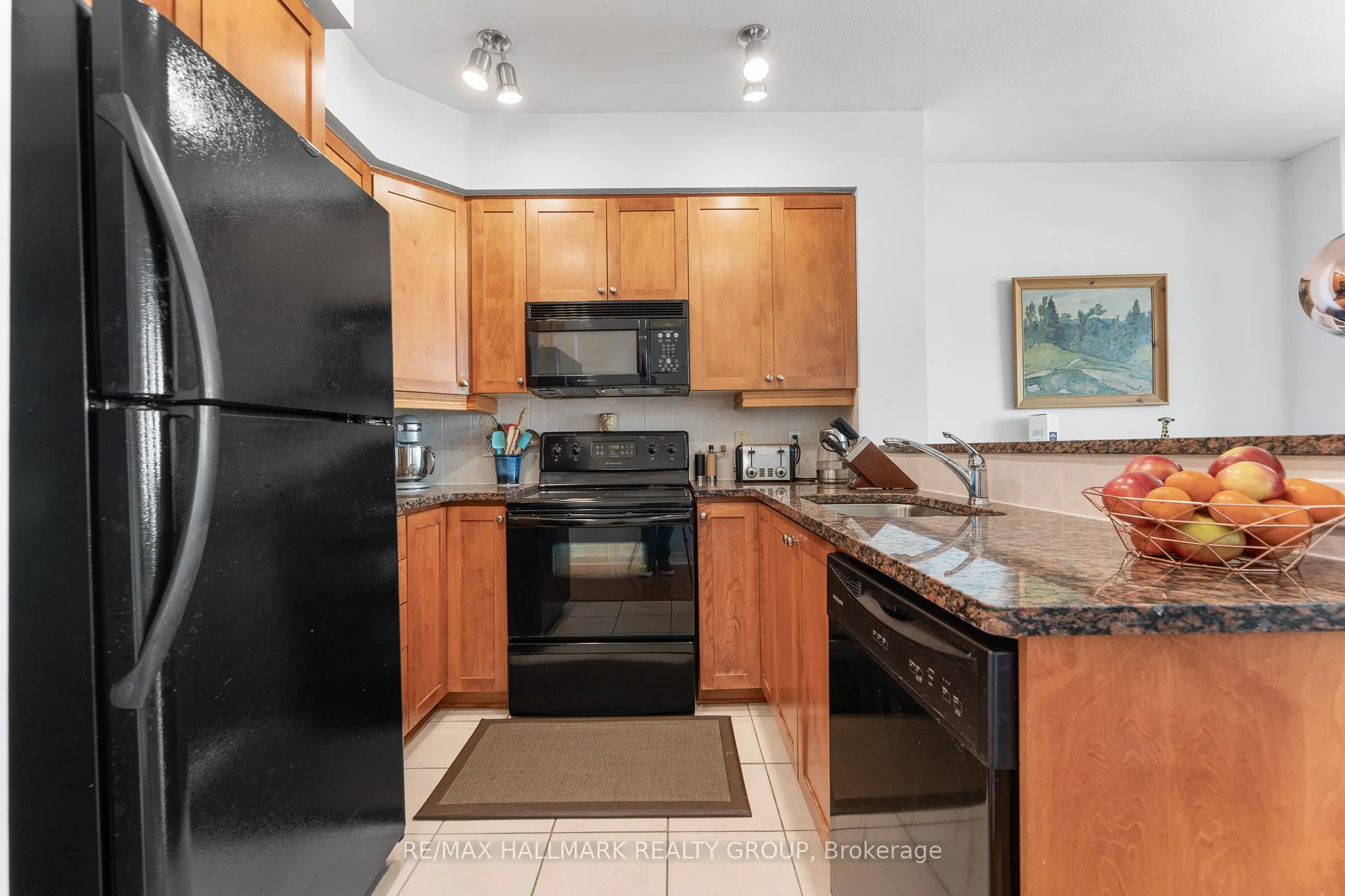 570 Laurier Avenue W, #2202