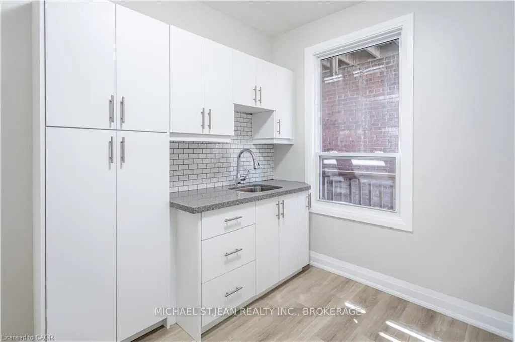 297 Mary Street N, #1