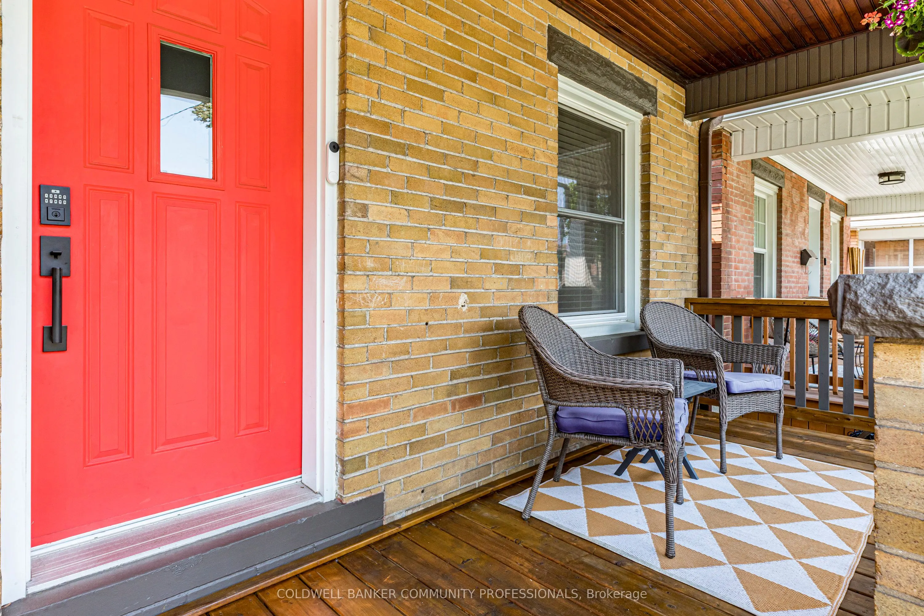 68 Graham Avenue S