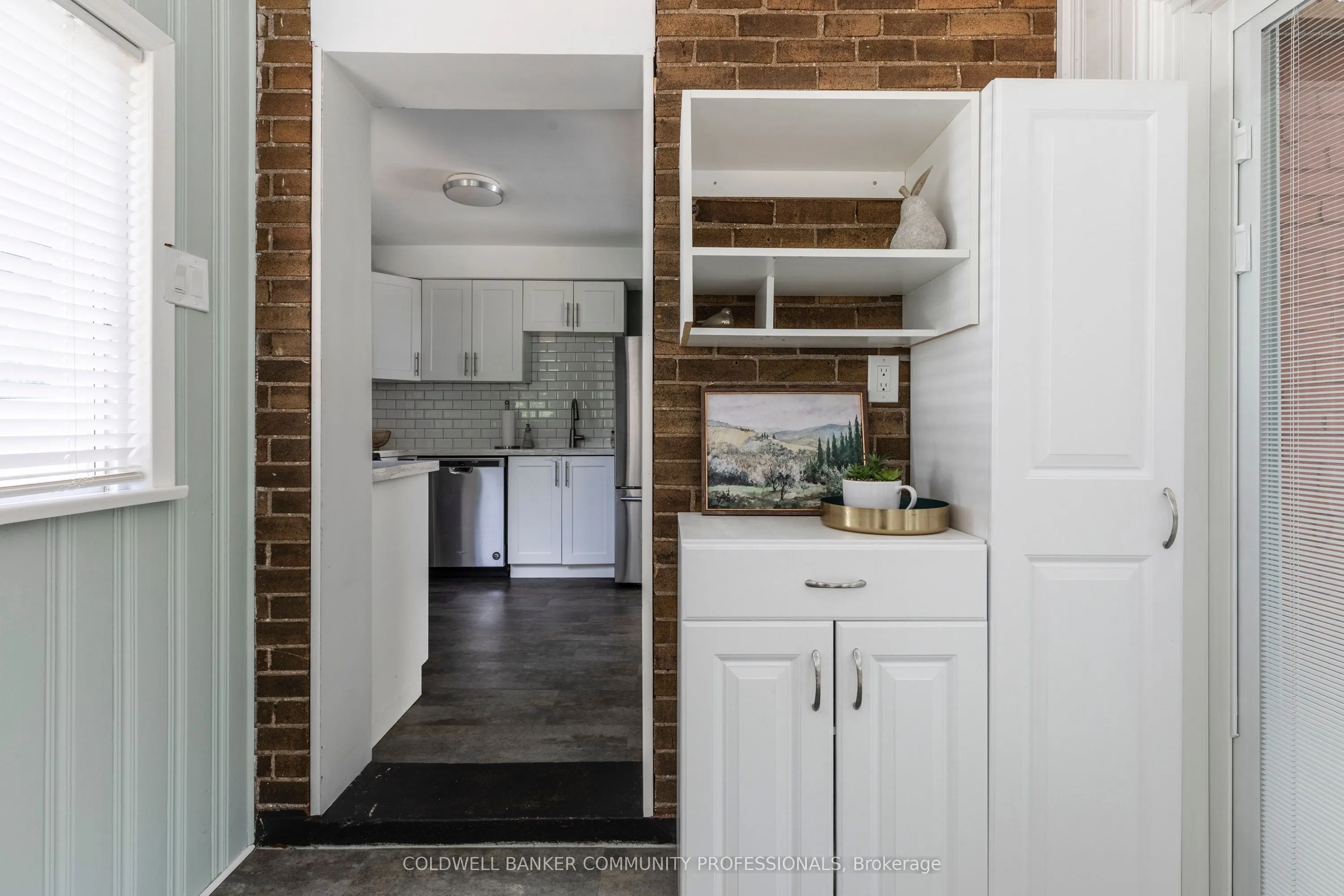 68 Graham Avenue S
