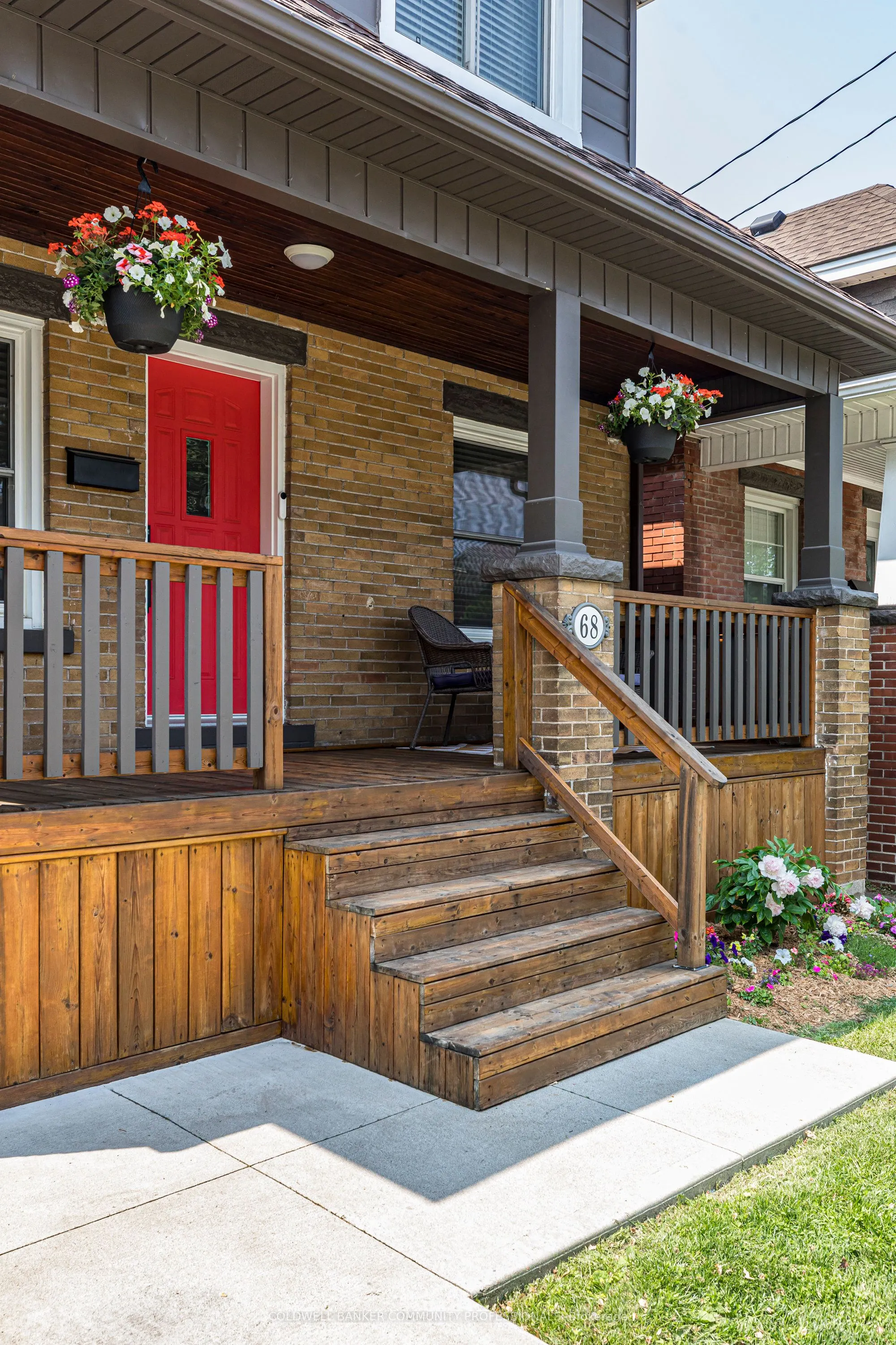68 Graham Avenue S
