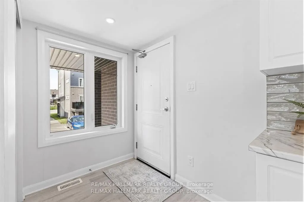 706 Amberwing Private, #Unit D