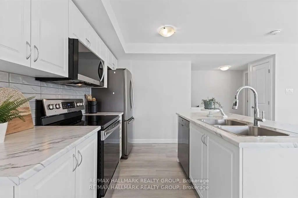 706 Amberwing Private, #Unit D