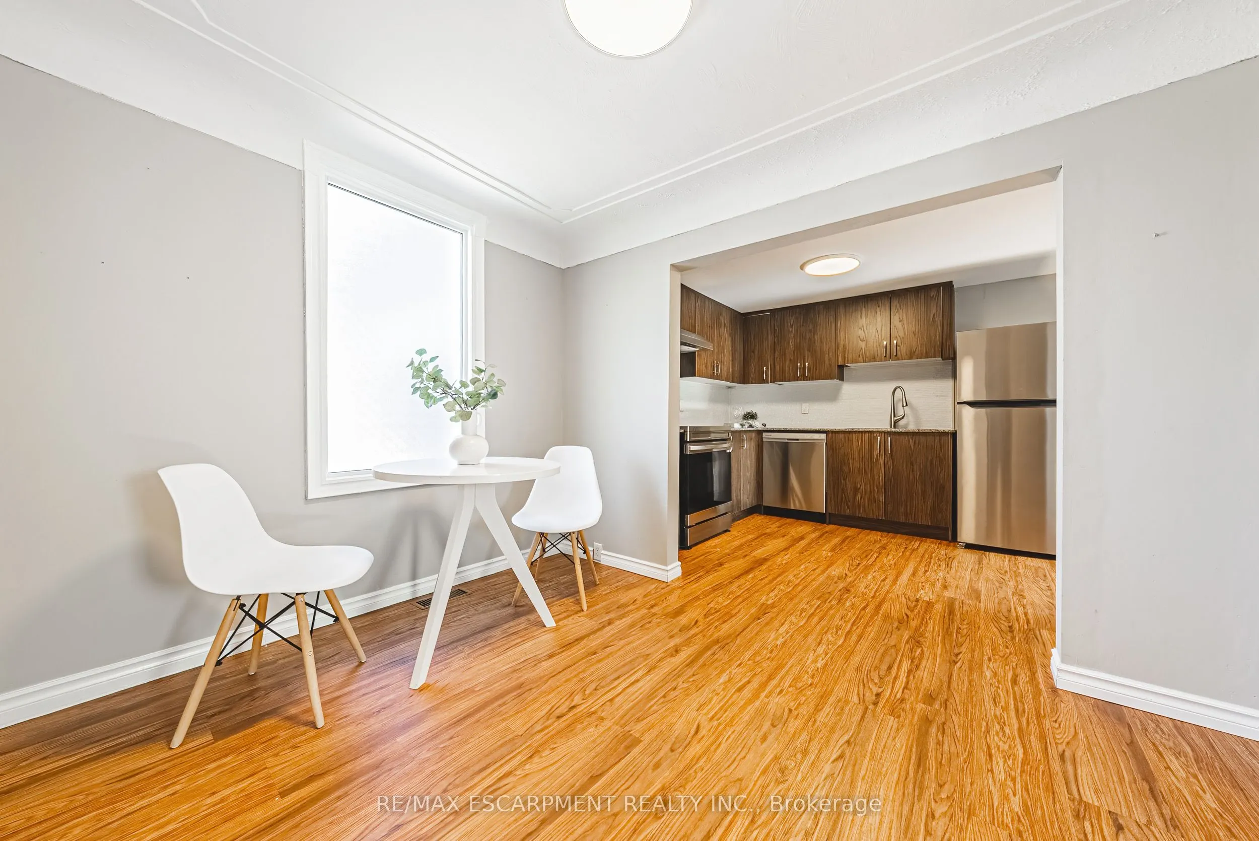 24 Rowanwood Street