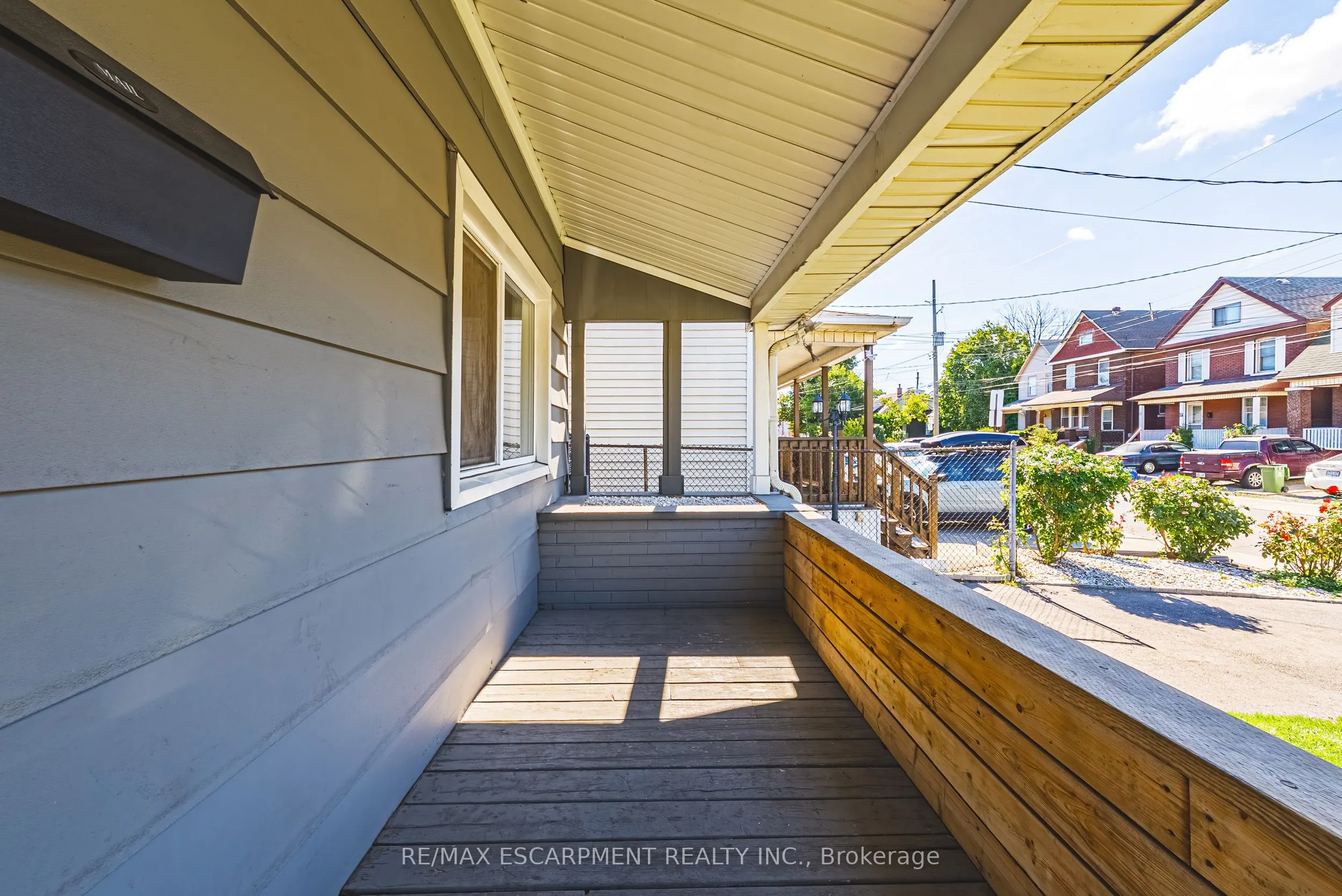 24 Rowanwood Street