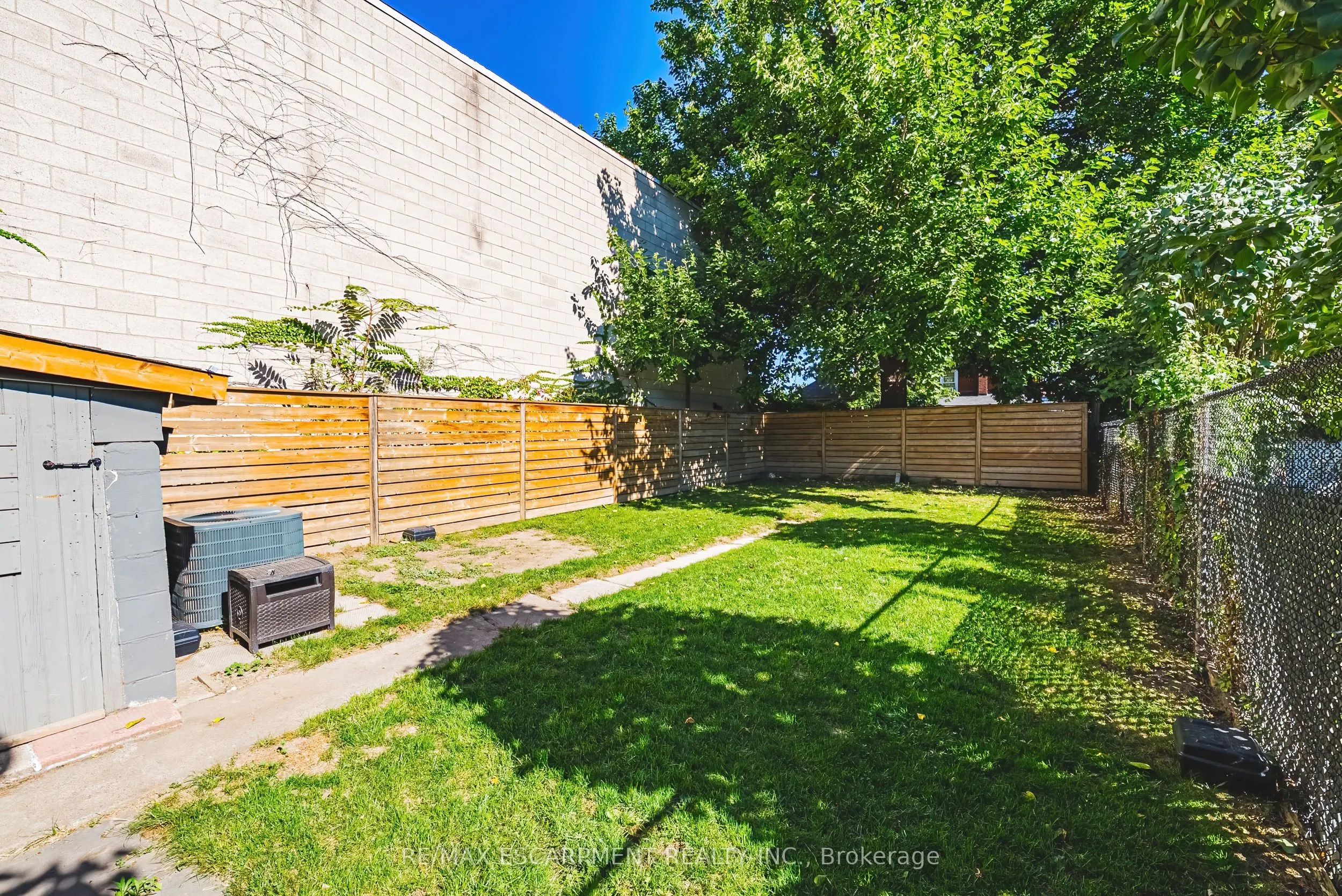 24 Rowanwood Street