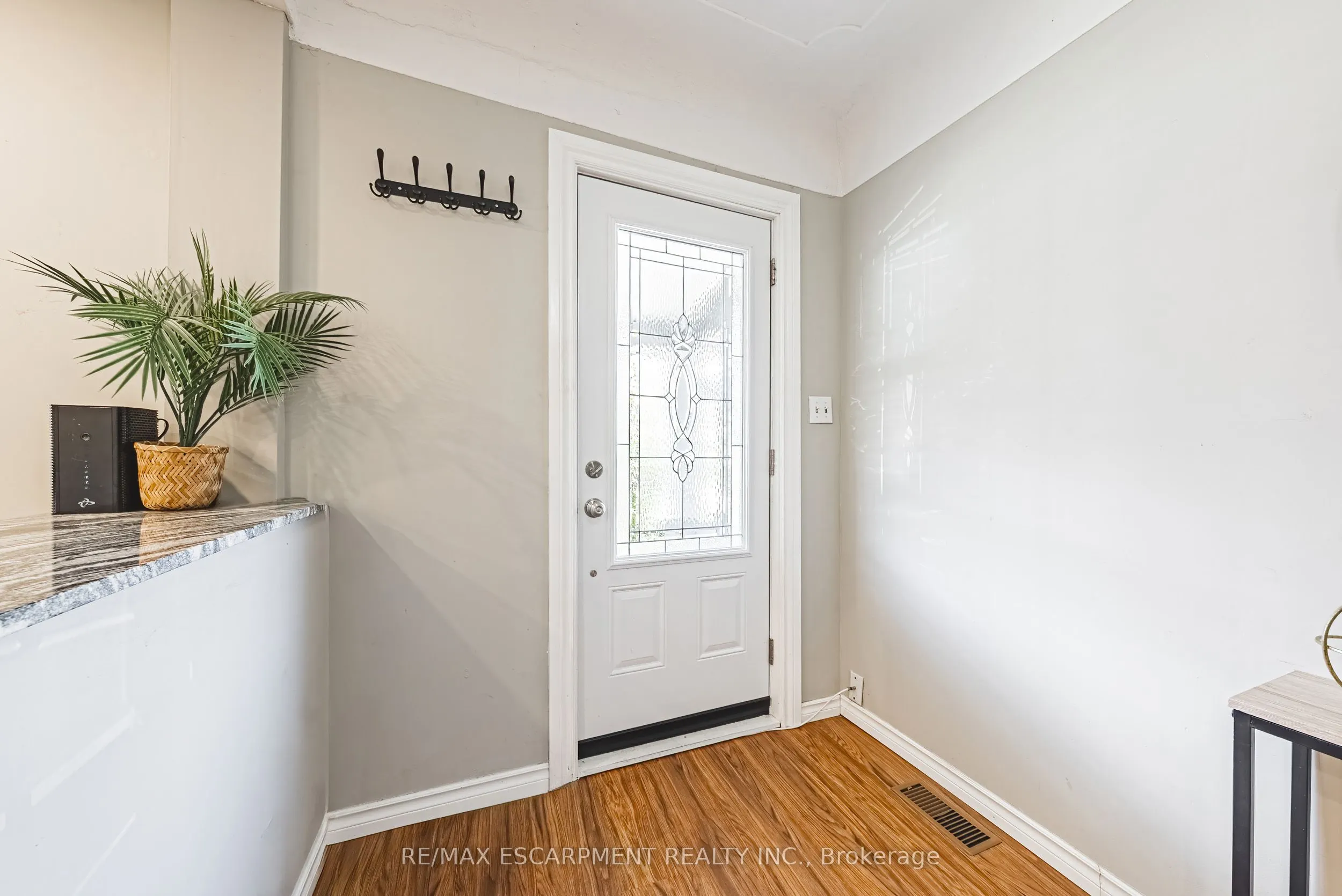 24 Rowanwood Street