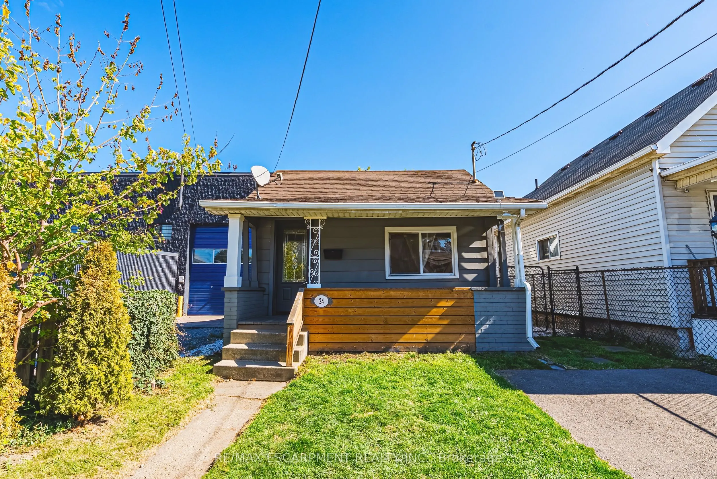 24 Rowanwood Street