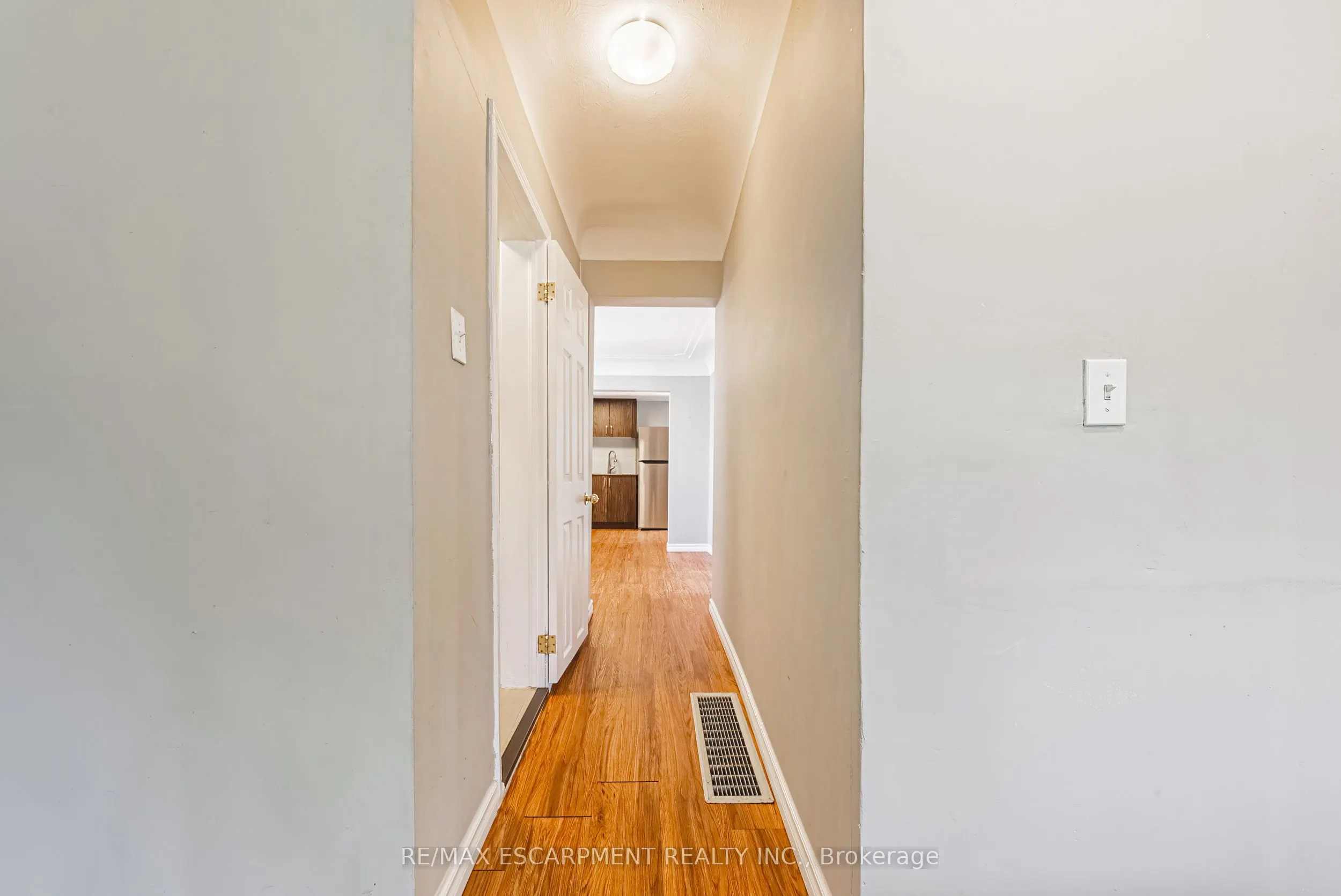 24 Rowanwood Street