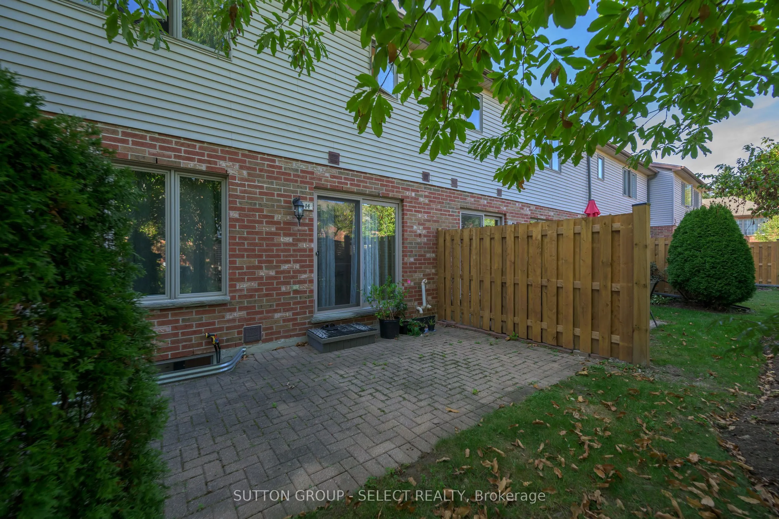 1478 ADELAIDE Street N, #14