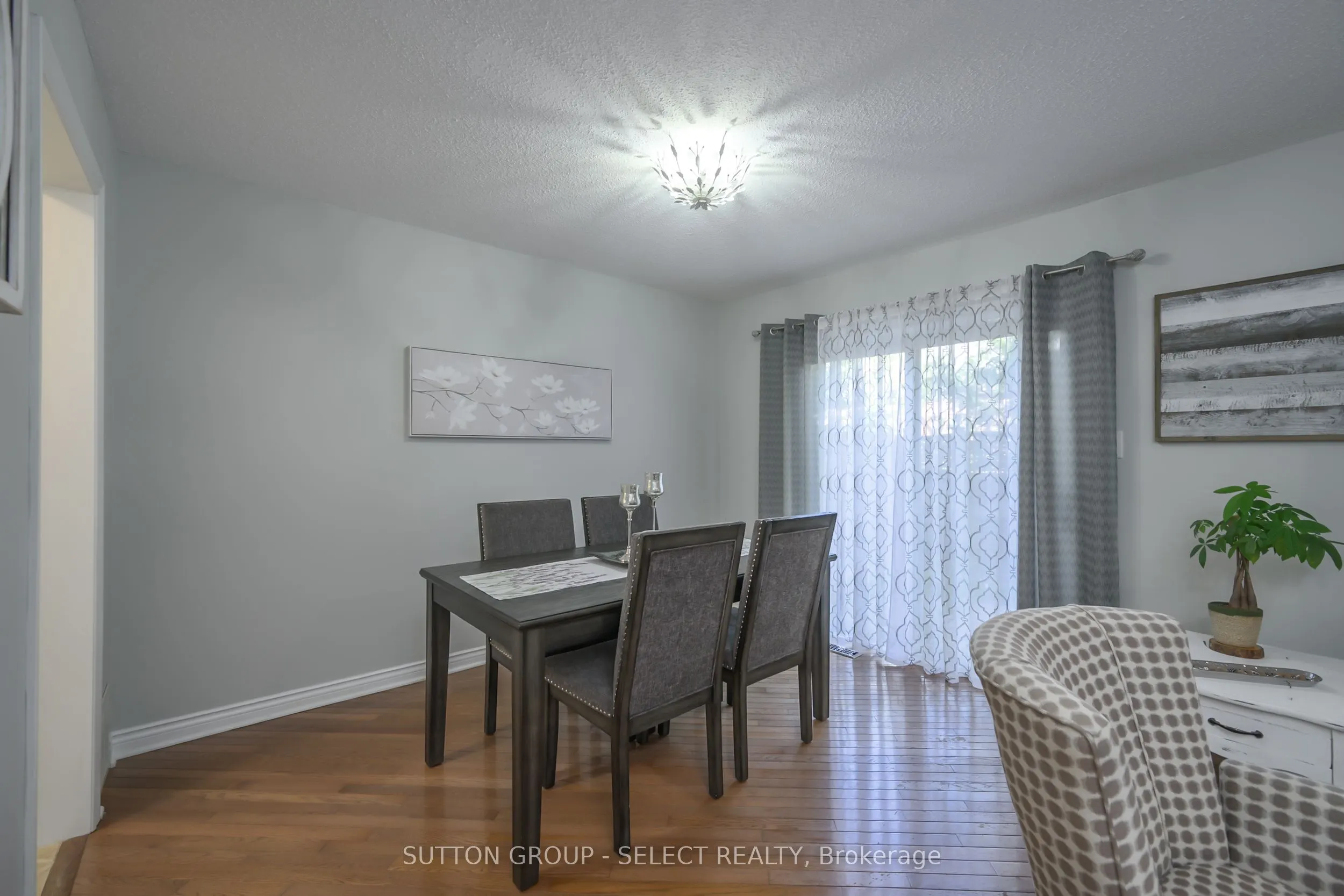 1478 ADELAIDE Street N, #14