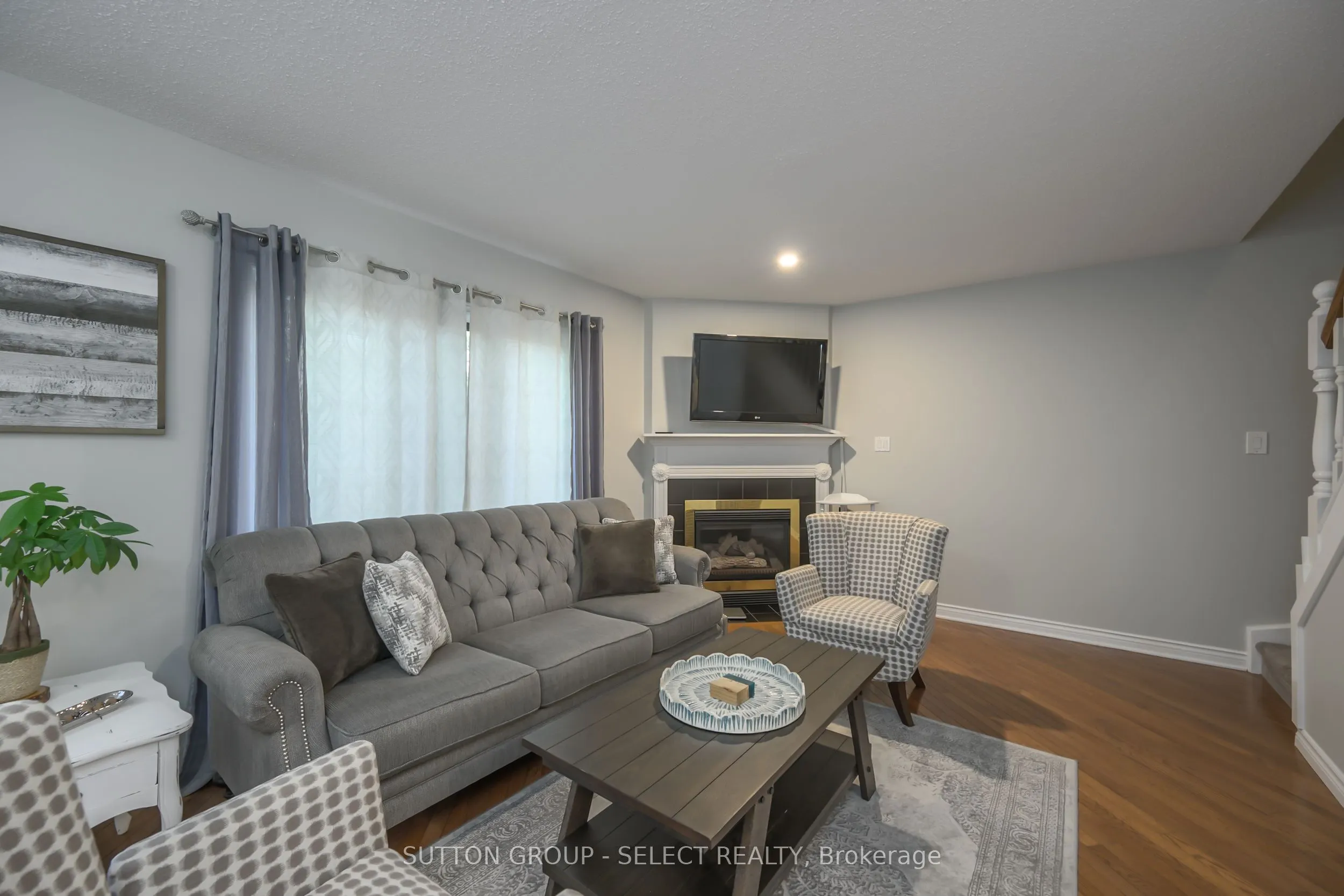1478 ADELAIDE Street N, #14