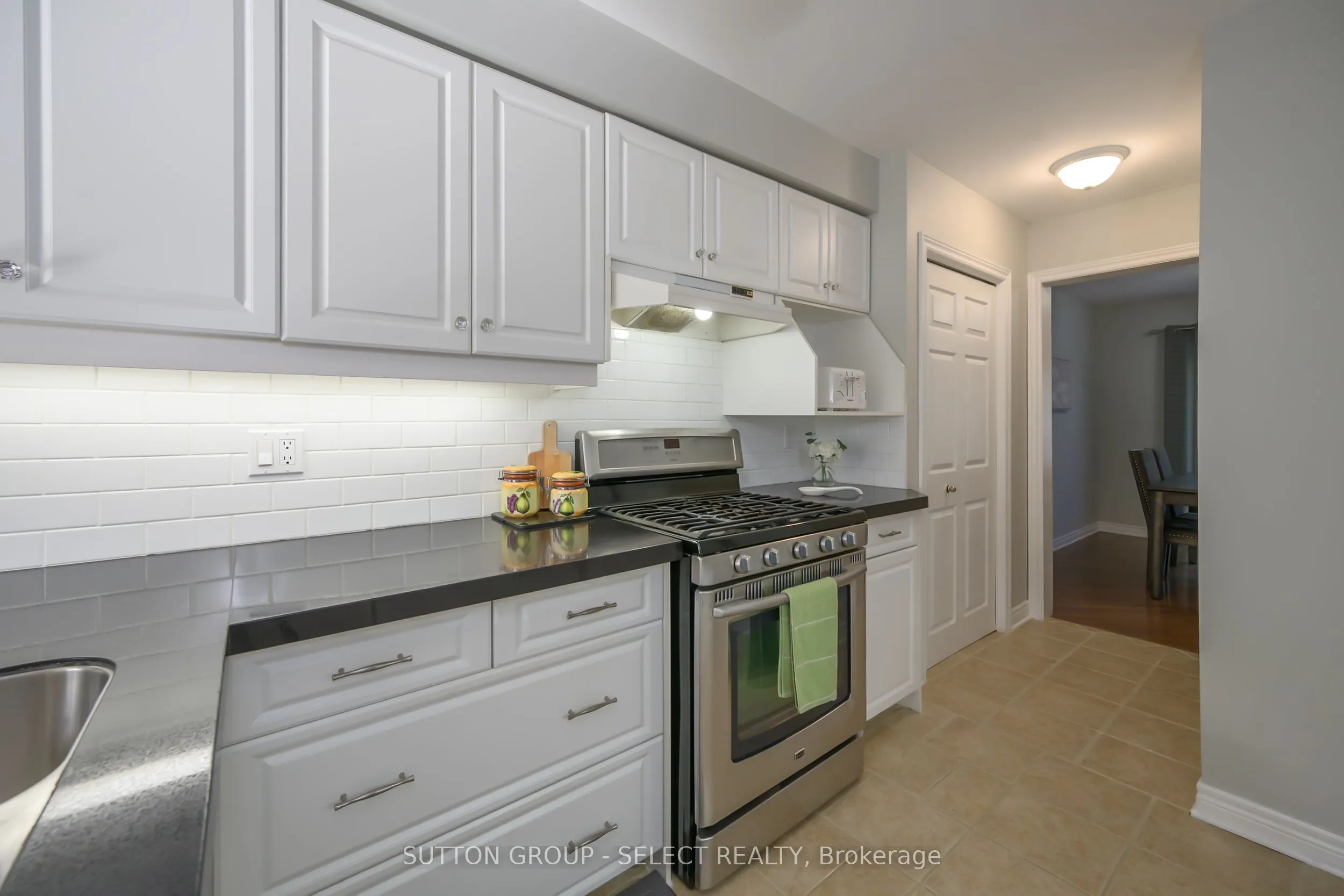 1478 ADELAIDE Street N, #14
