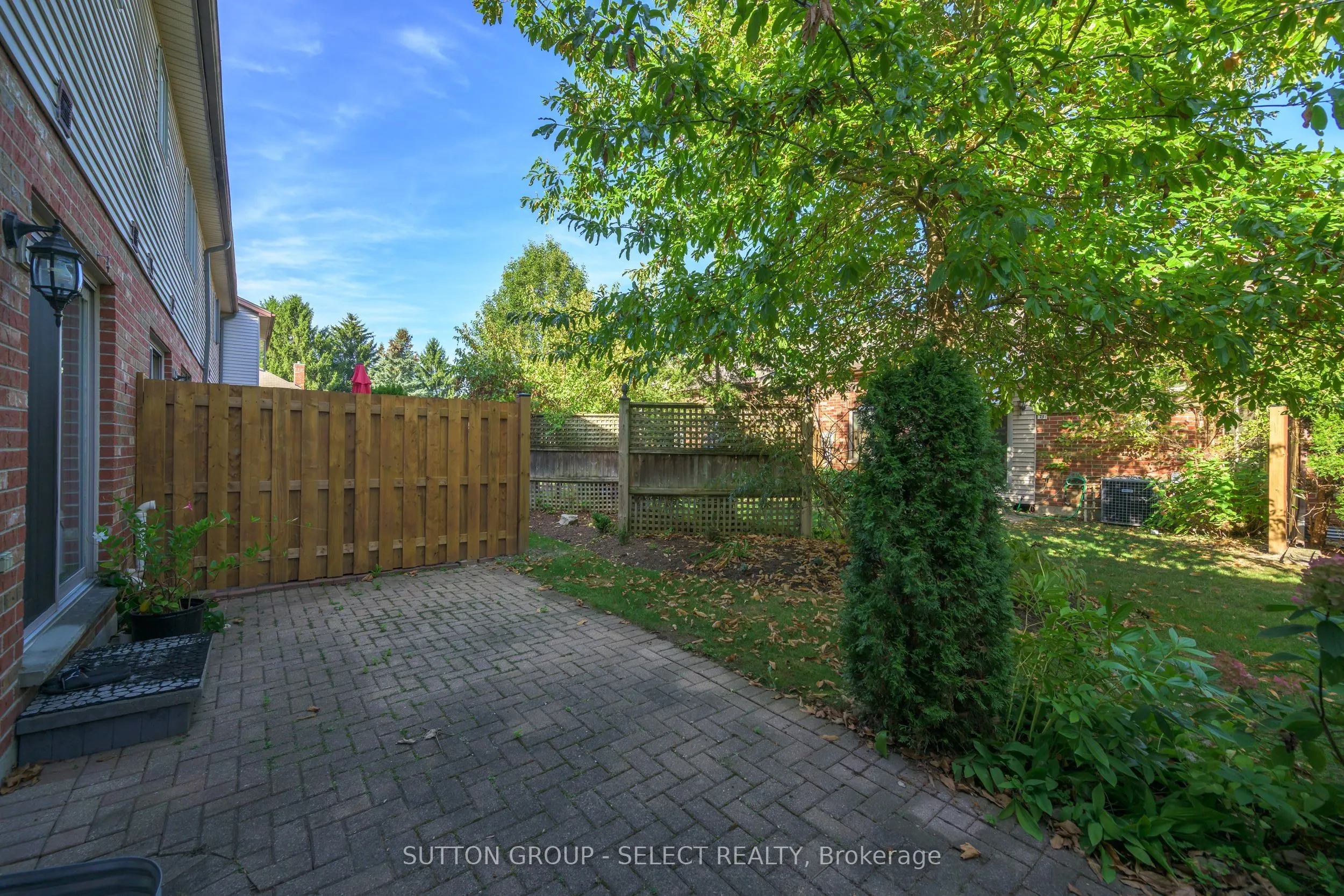 1478 ADELAIDE Street N, #14