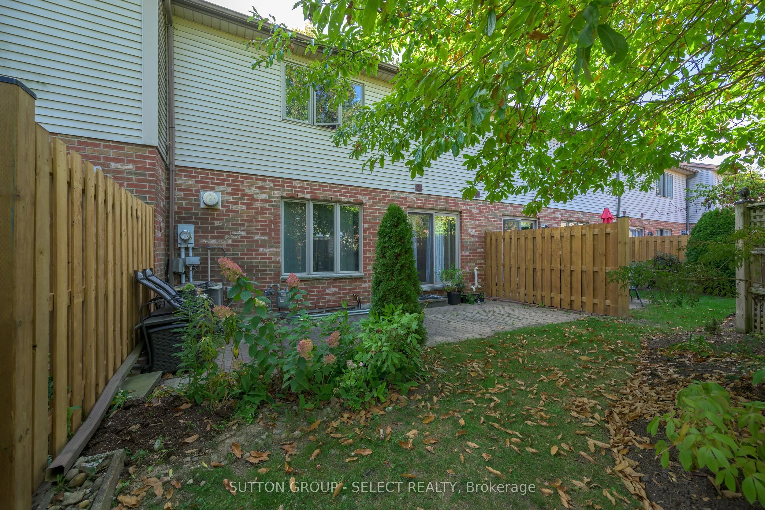 1478 ADELAIDE Street N, #14