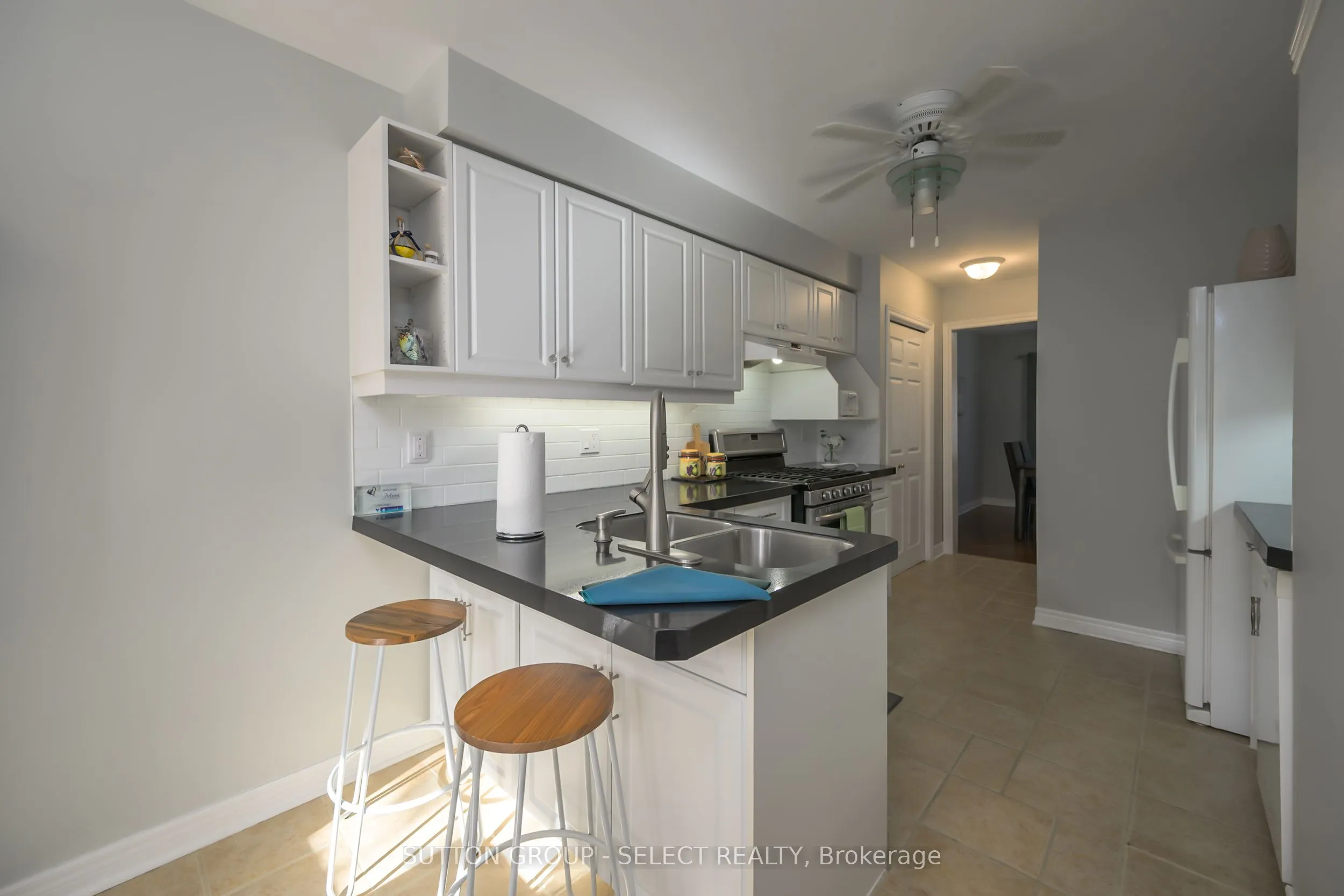 1478 ADELAIDE Street N, #14