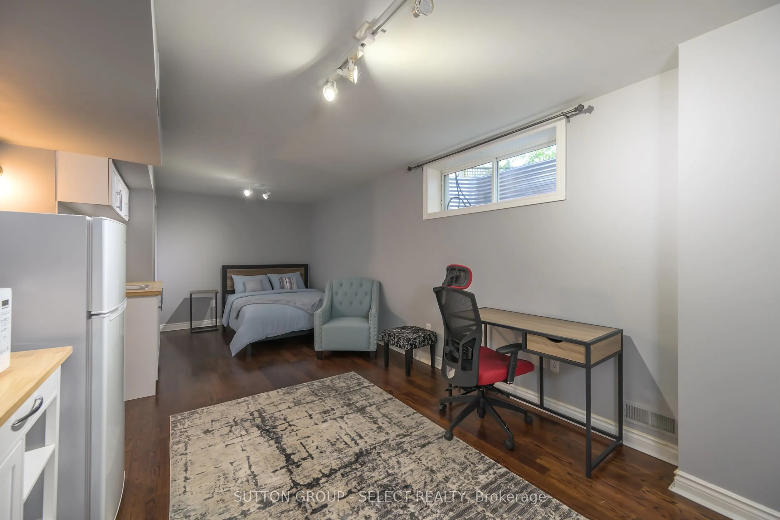 1478 ADELAIDE Street N, #14