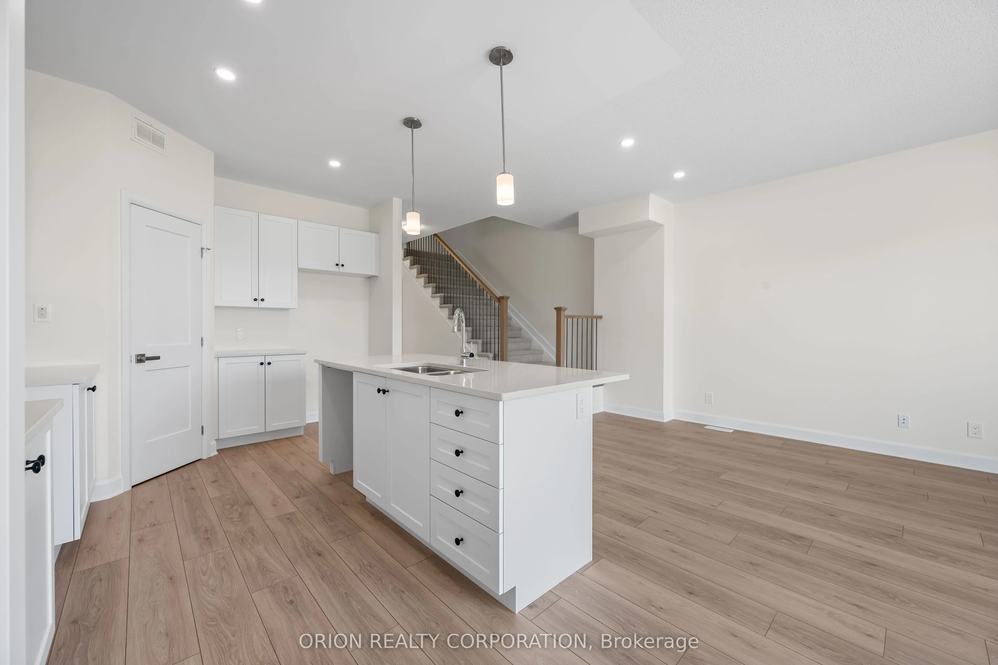 414 BUCKTHORN Drive