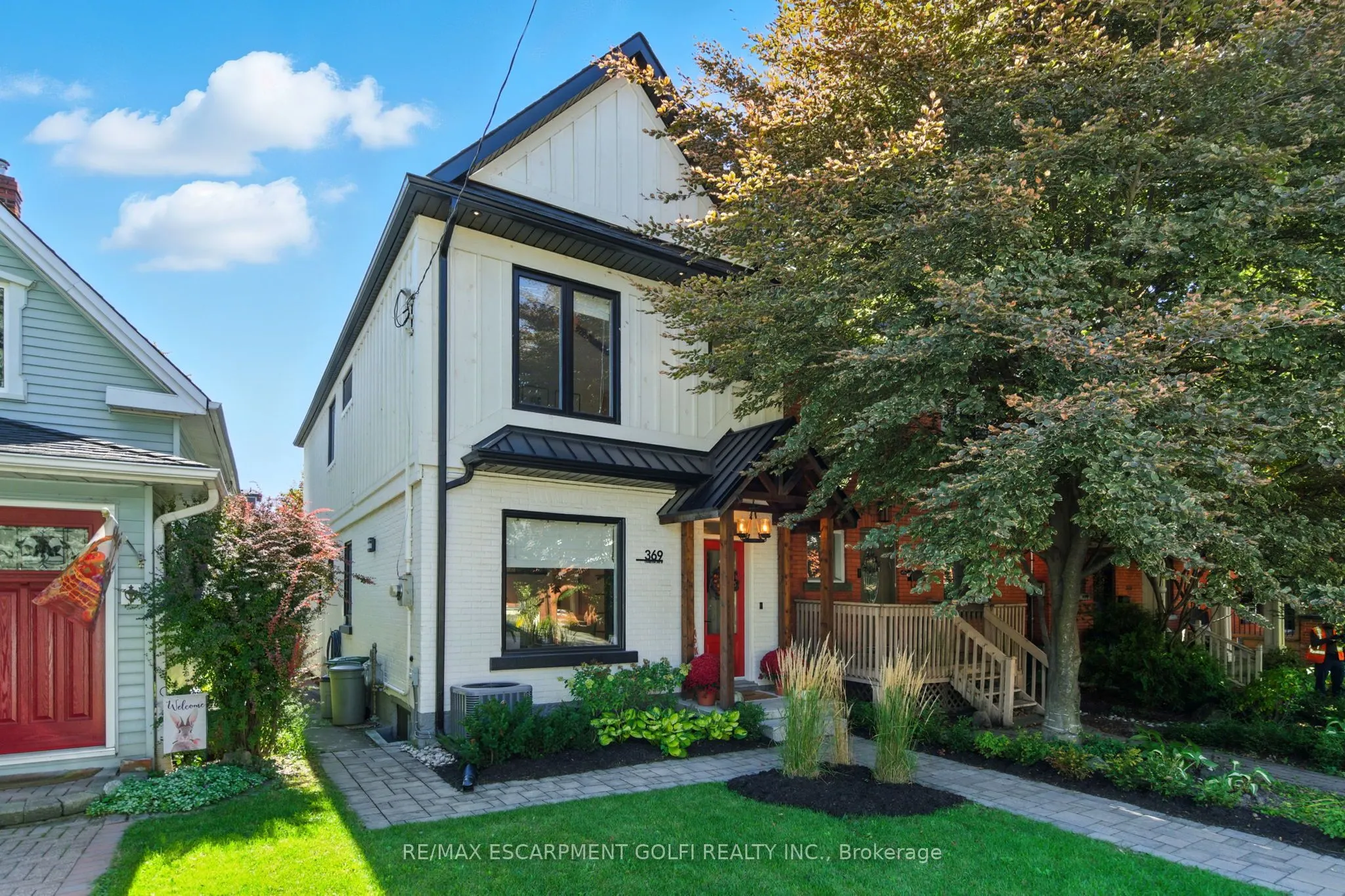 369 Charlton Avenue W