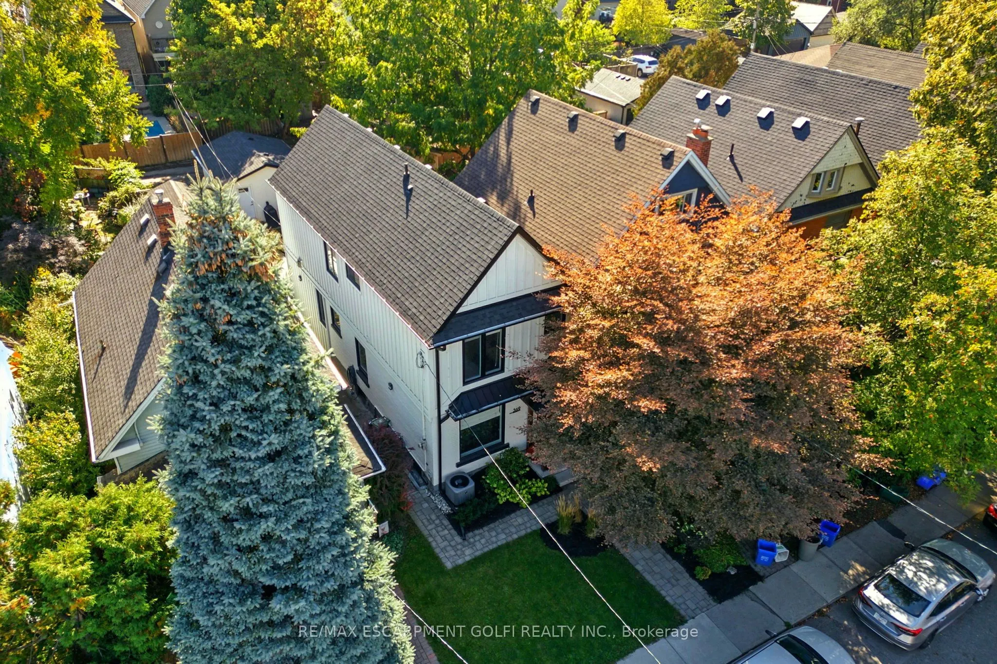 369 Charlton Avenue W