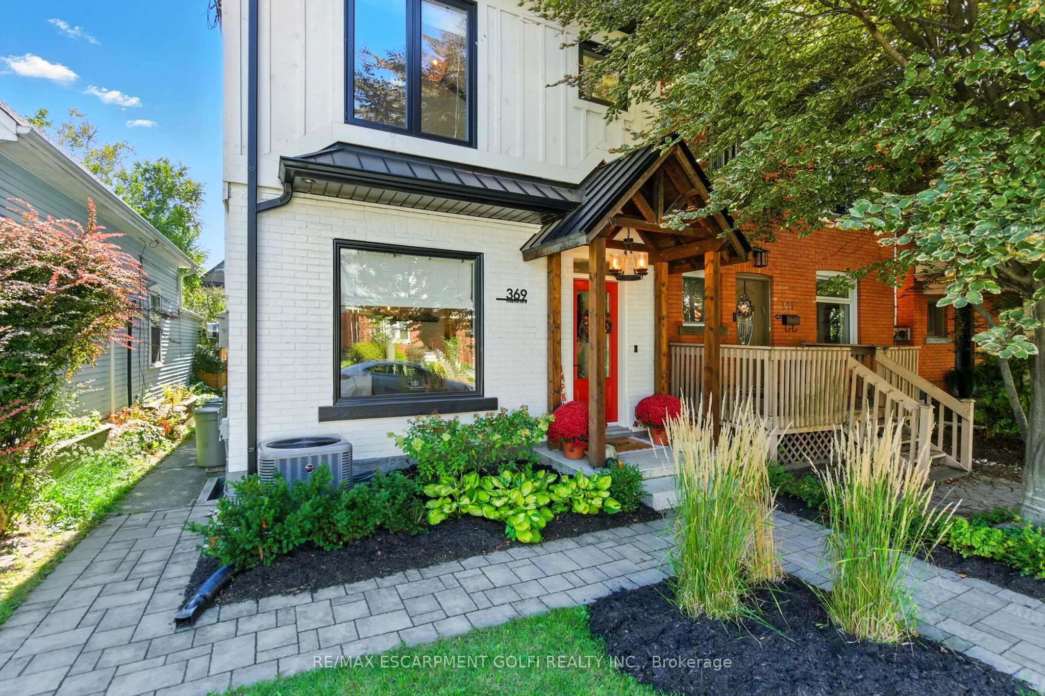 369 Charlton Avenue W