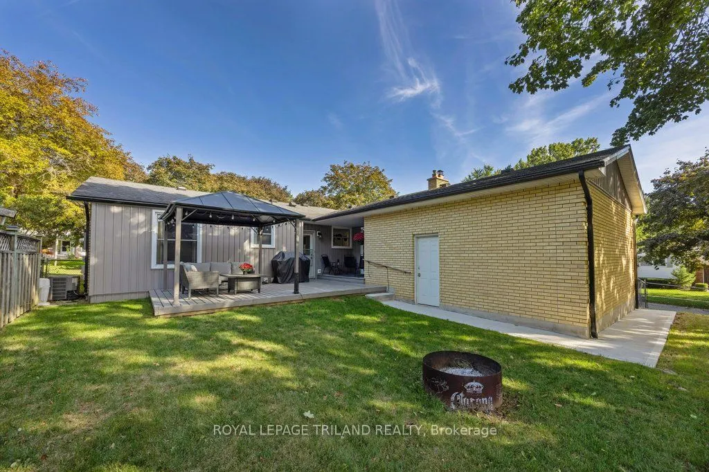 28 MCTAGGART Crescent