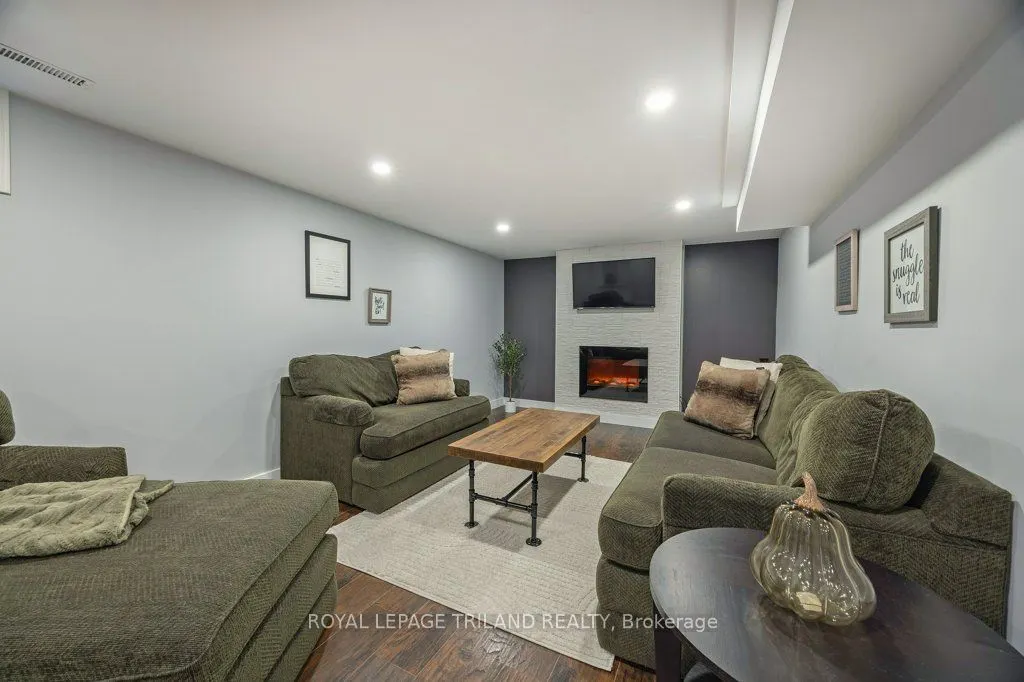 28 MCTAGGART Crescent