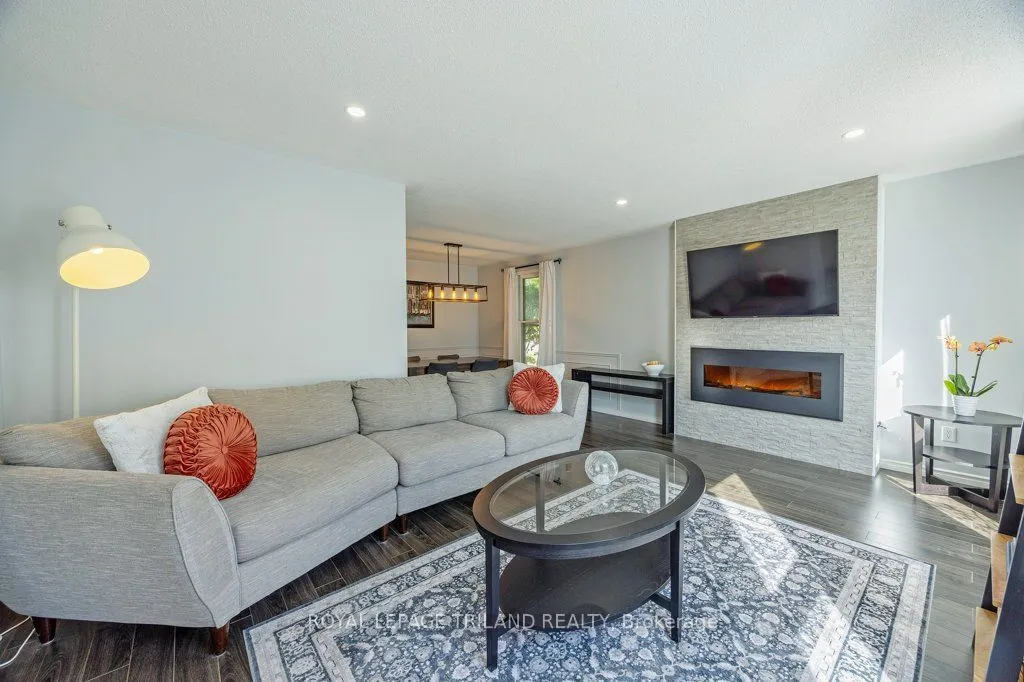 28 MCTAGGART Crescent