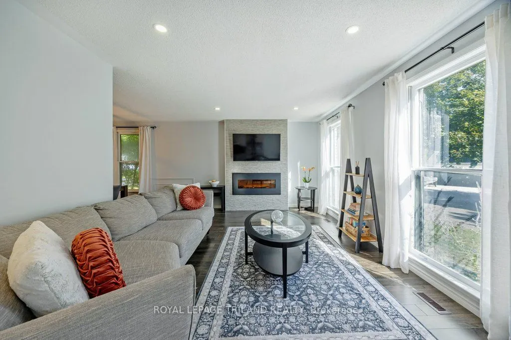 28 MCTAGGART Crescent