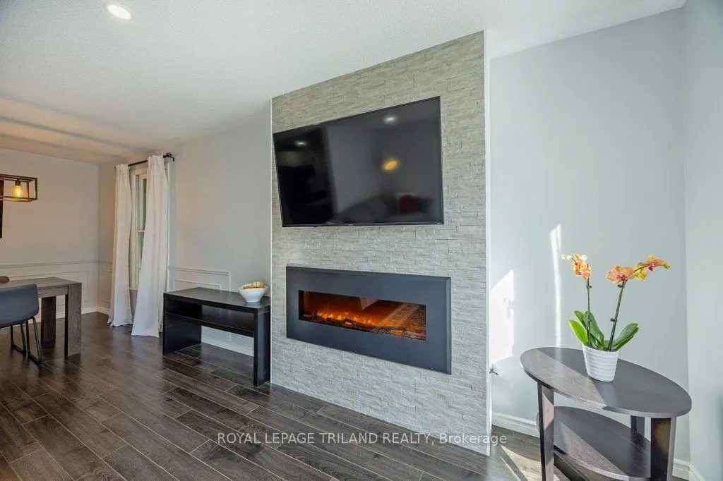 28 MCTAGGART Crescent