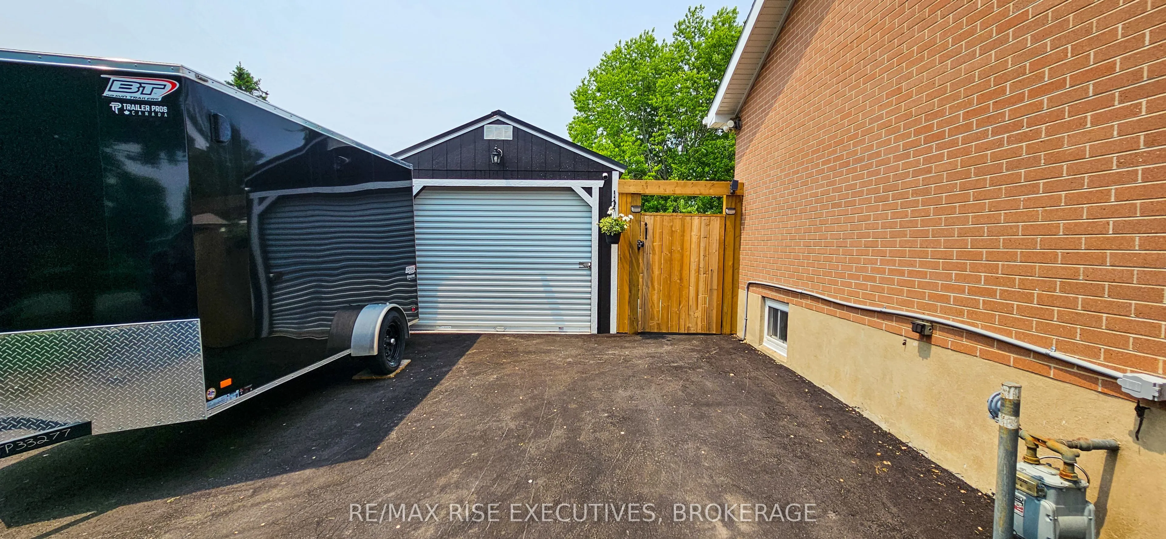 1453 Woodfield Crescent